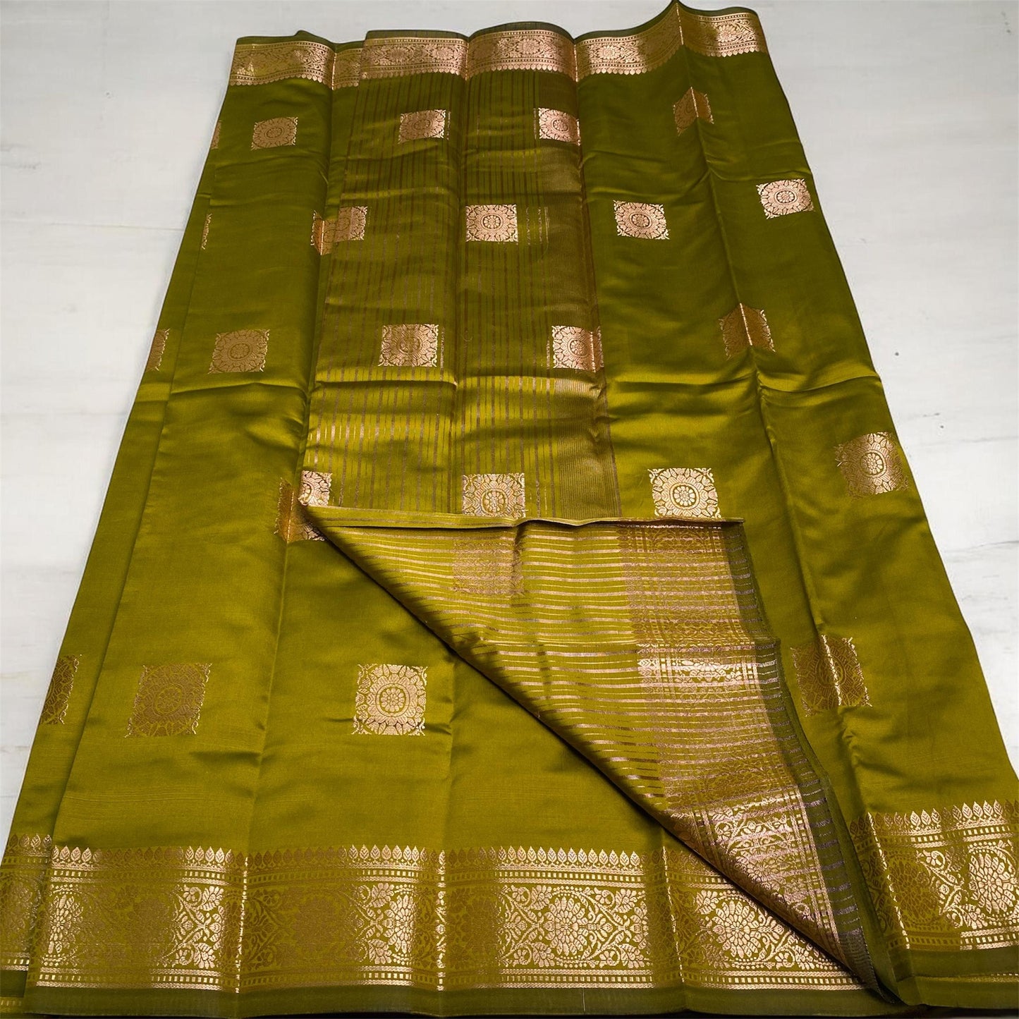 Seetha Soft Silk Sareewith Square Design Green
