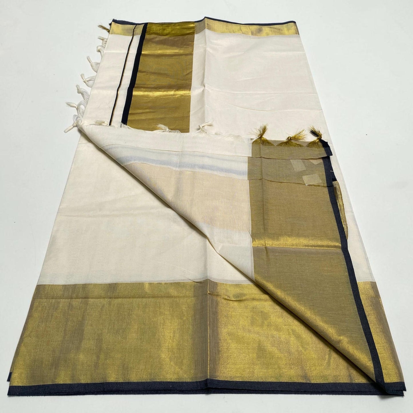 Kerala Saree with Golden and Black Line Border