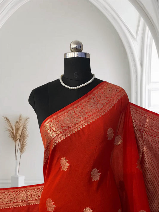 Arathi Golden Floral Banarasi Silk Saree Red