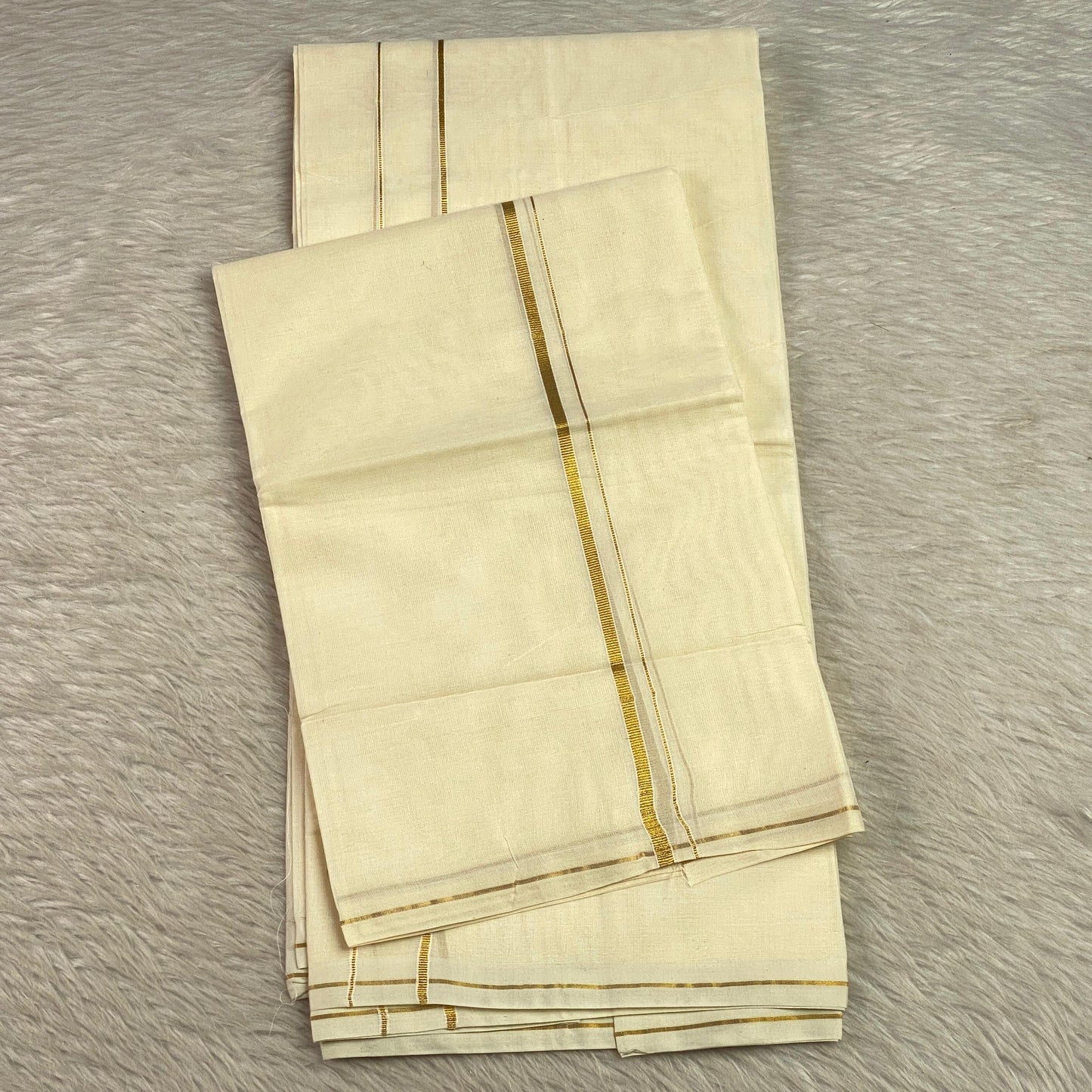 Nilavu Set mund with Thin Golden Border