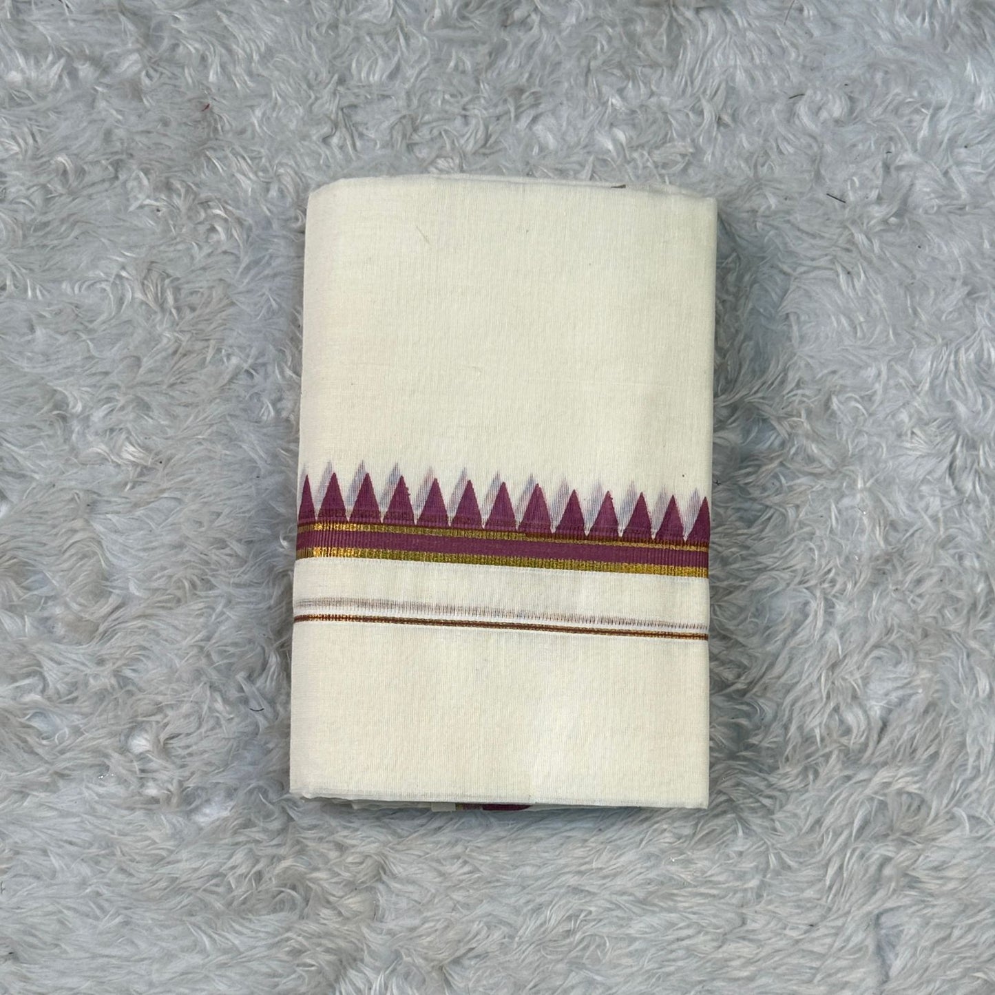 Puliyilakkara Set Mundu with Triangle Pattern