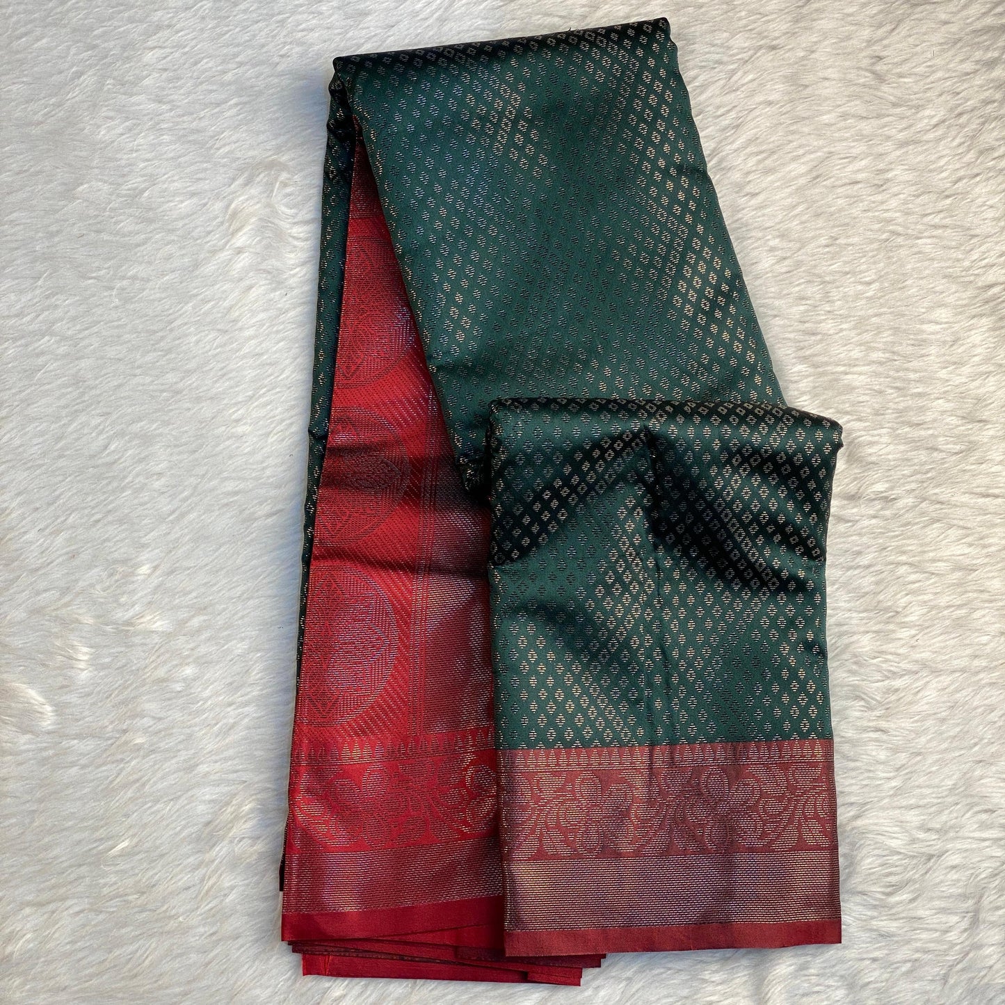 Maaya Semi Silk Saree with Diamond Pattern Butta Work Green