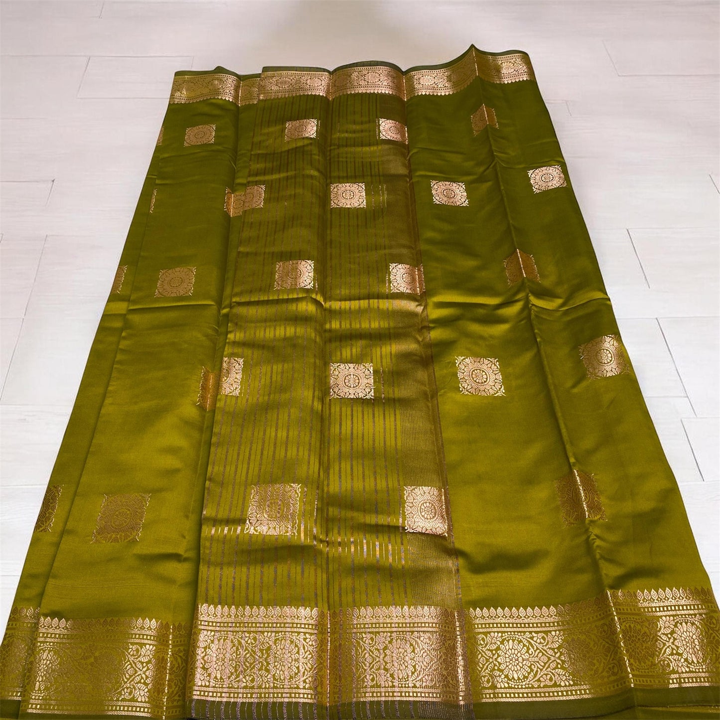 Seetha Soft Silk Sareewith Square Design Green
