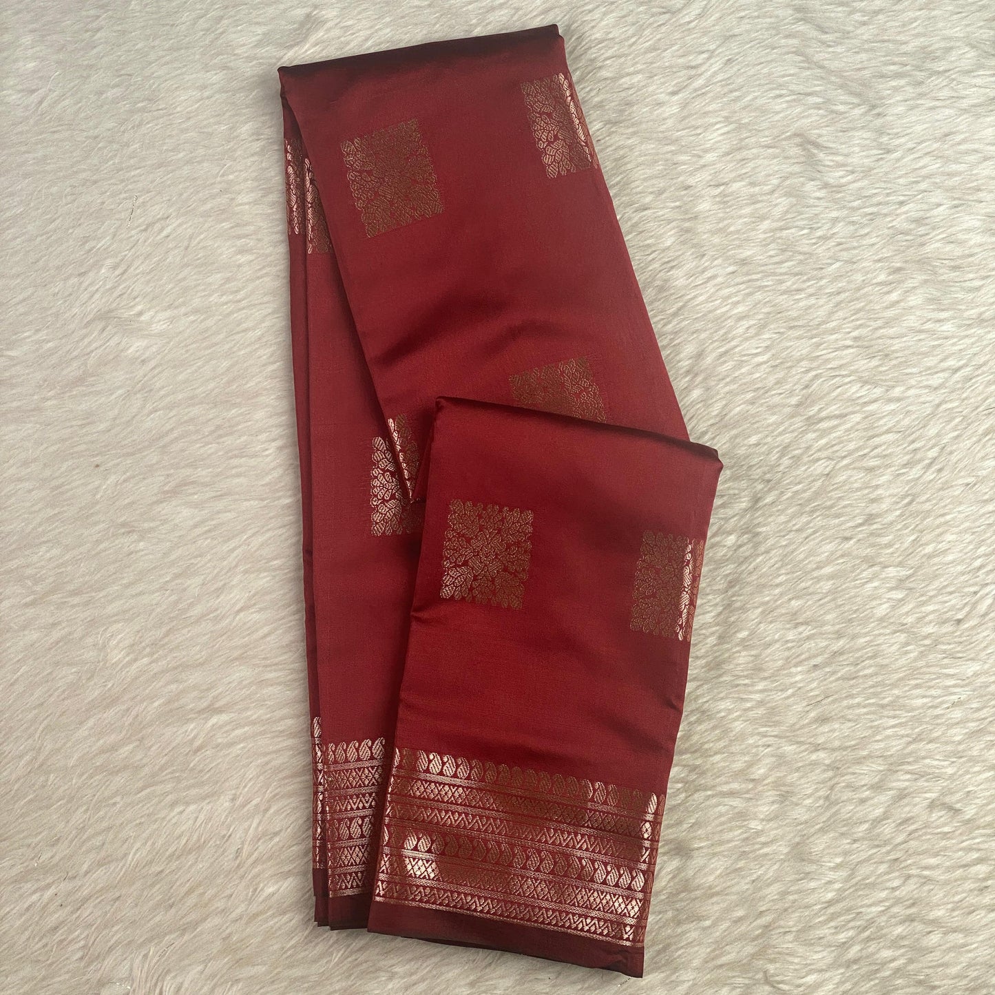 Seetha Soft Silk Sareewith Square Design Maroon