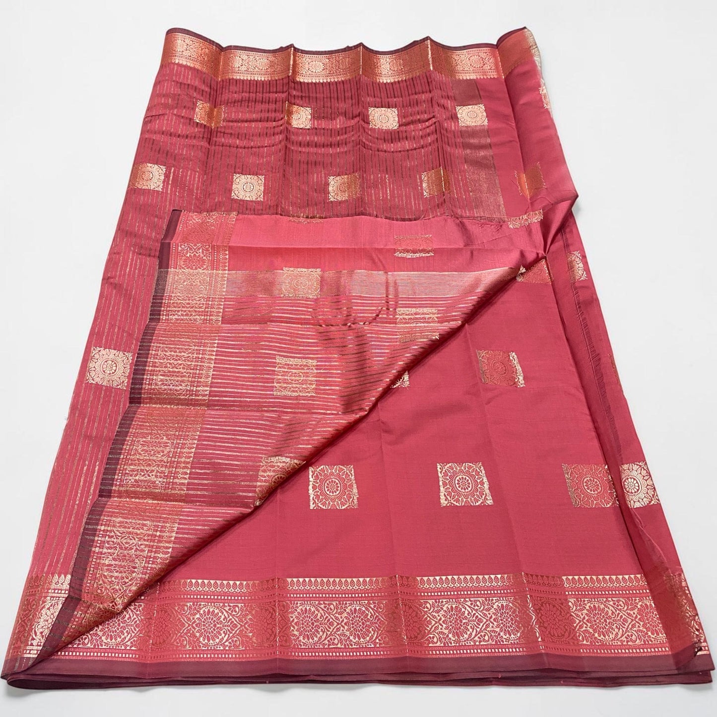 Seetha Soft Silk Sareewith Square Design Red