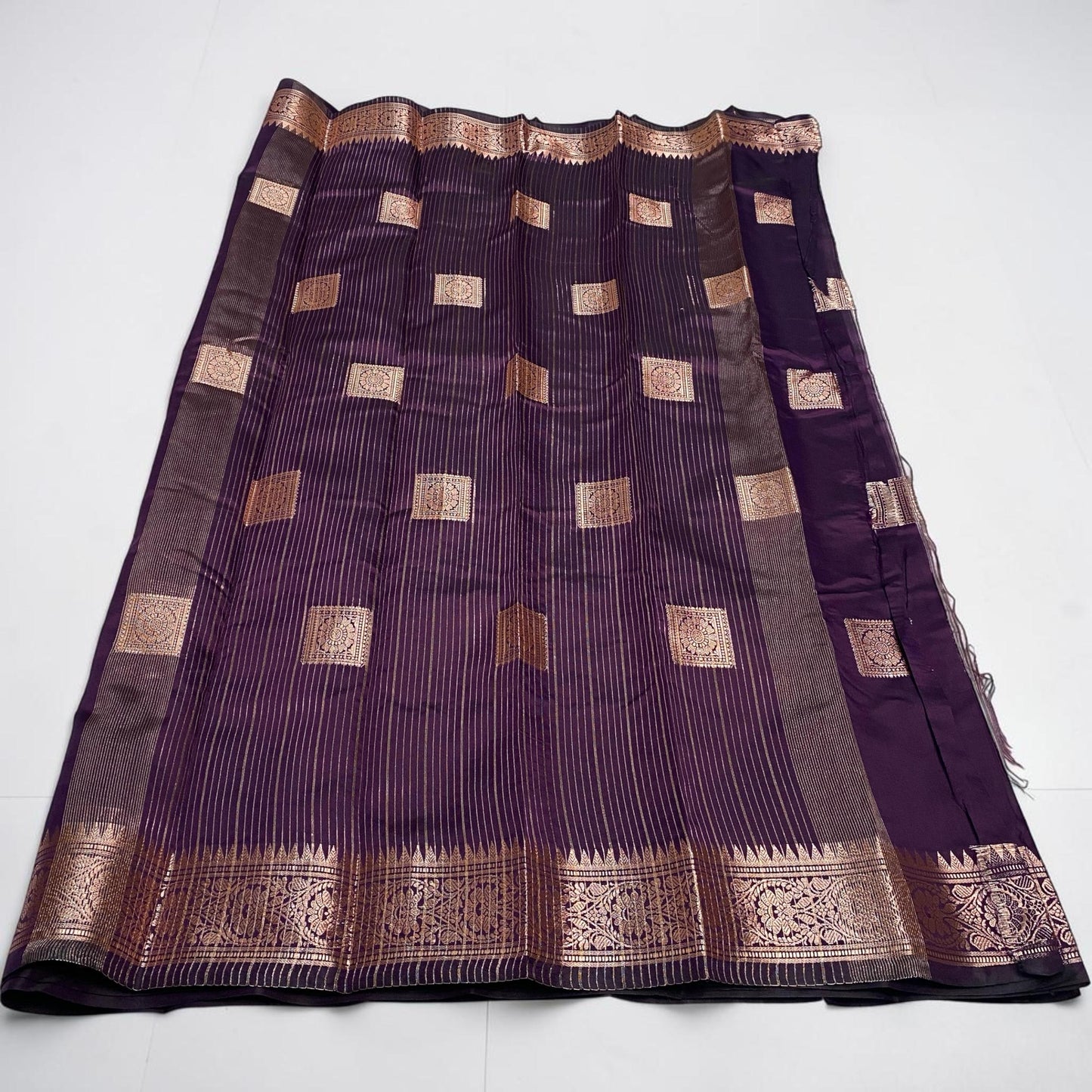 Seetha Soft Silk Sareewith Square Design Wine