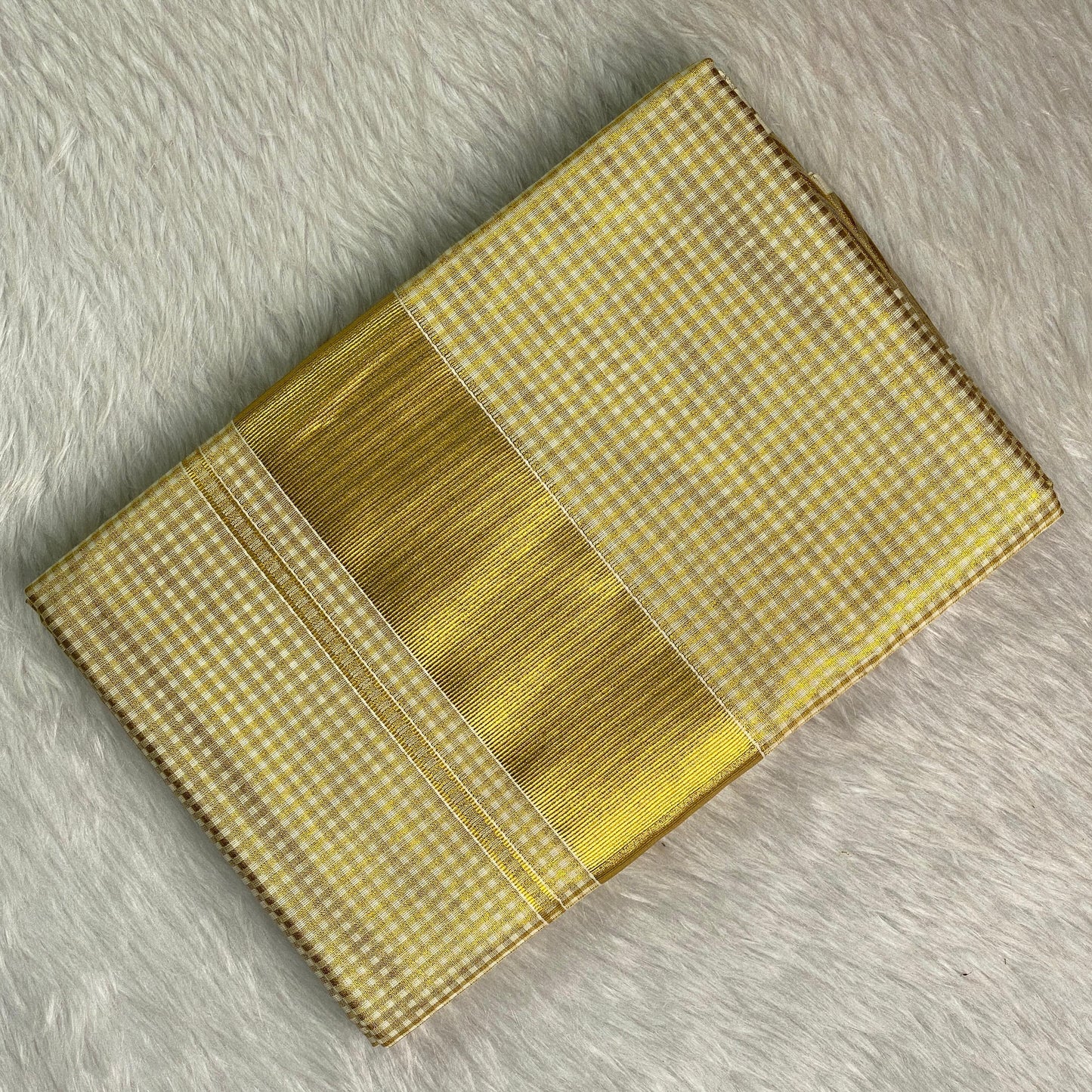 Elaya Set Saree Checks with Golden Border