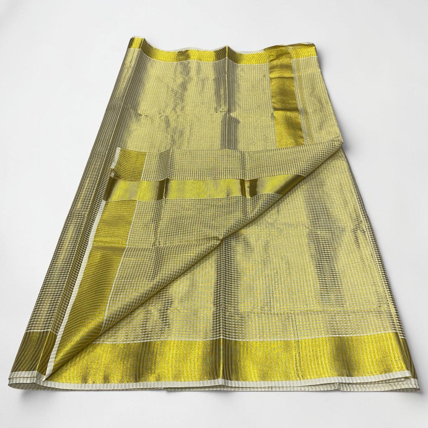 Elaya Set Saree Checks with Golden Border