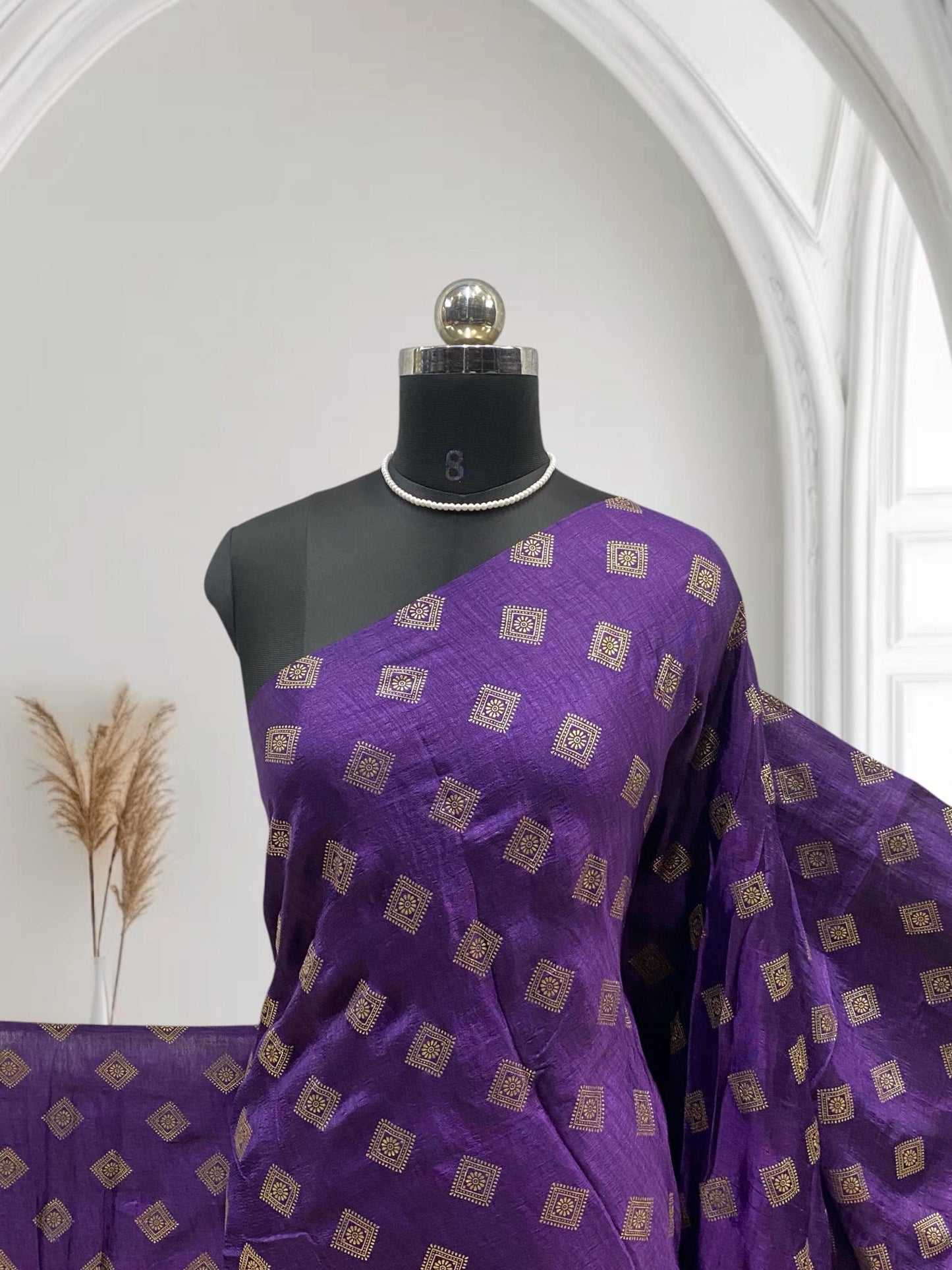 Sandhya Kashmiri Silk with Golden Square Butta