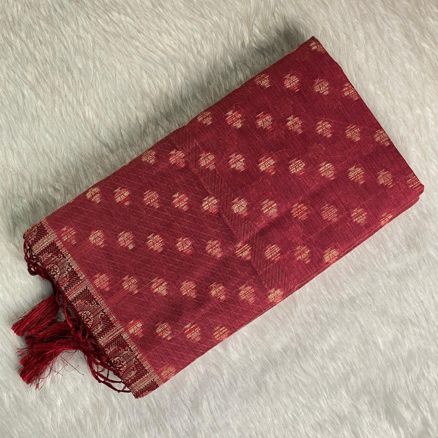 Rajani Floral Butta Cotton Saree Peach  (Dress Code)