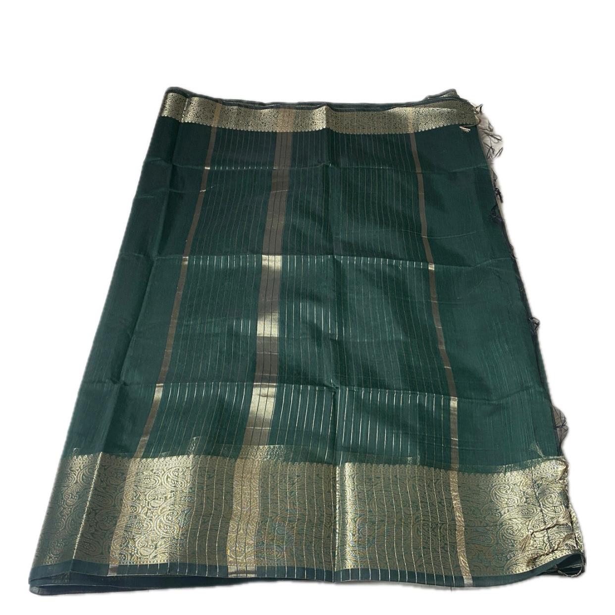 Jaani Semi Linen Saree with Golden Kasavu