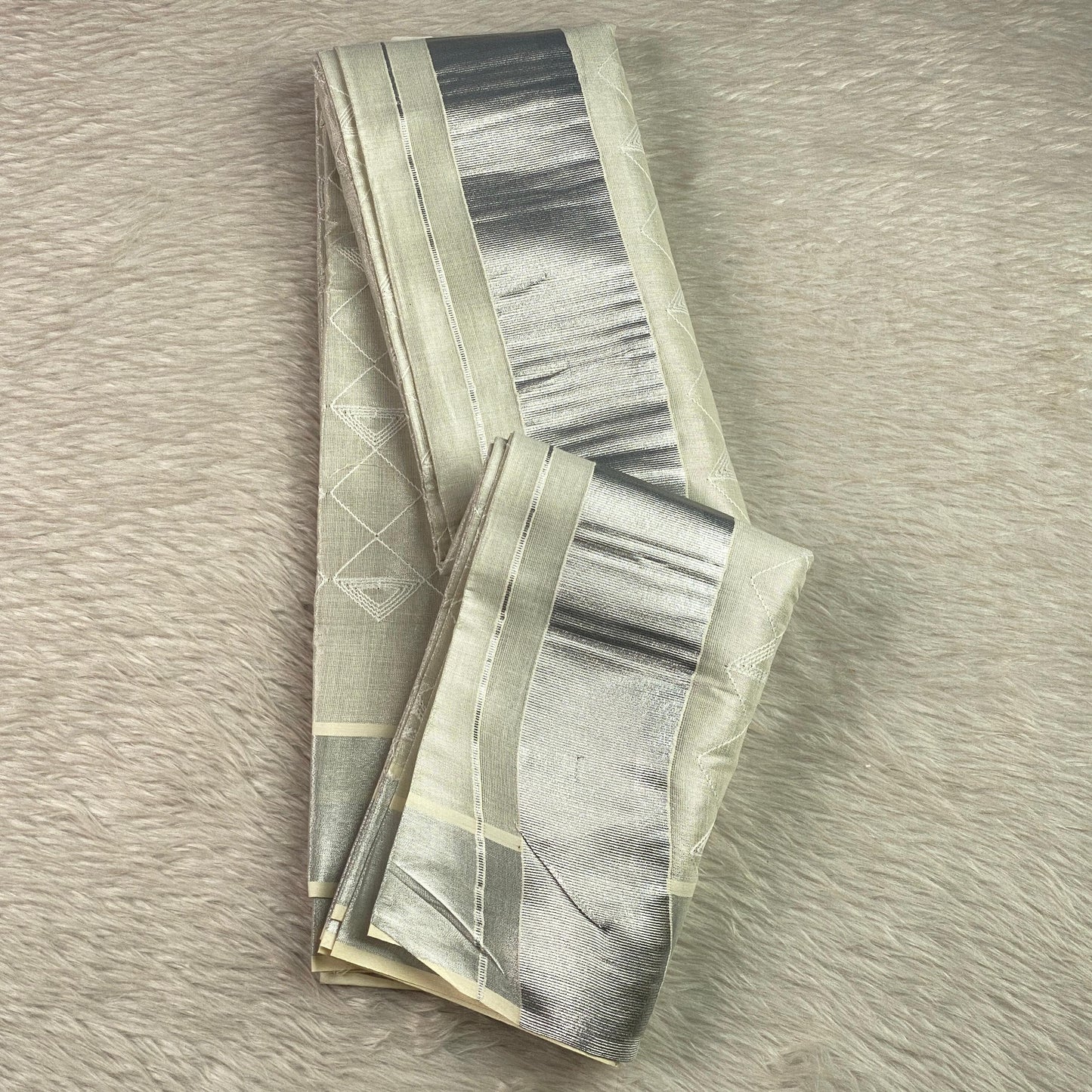Malini Silver Kasavu Set Saree