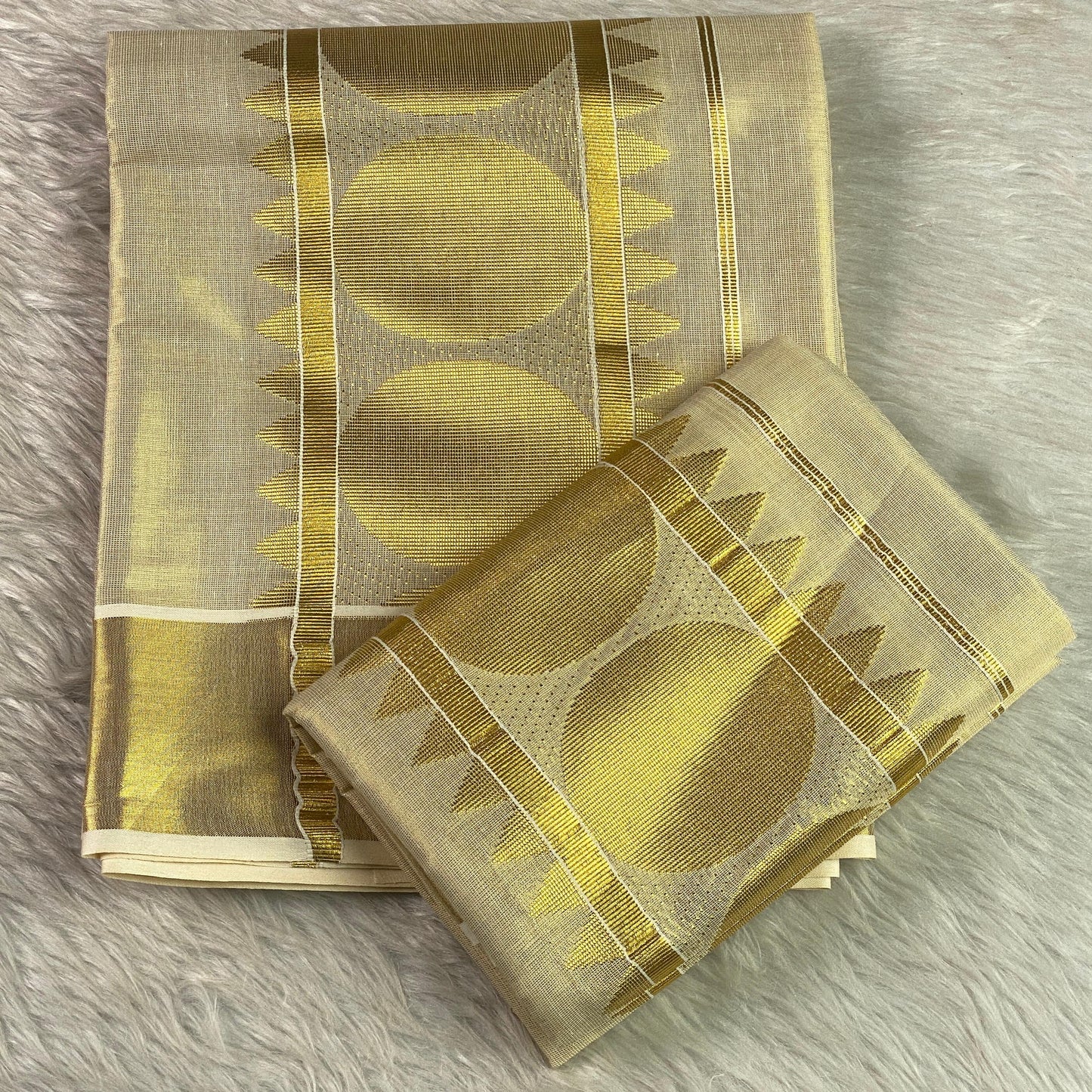 Makam Temple Coin Butta Golden Set Mund
