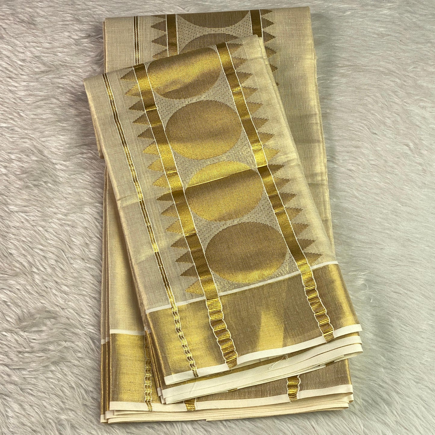 Makam Temple Coin Butta Golden Set Mund