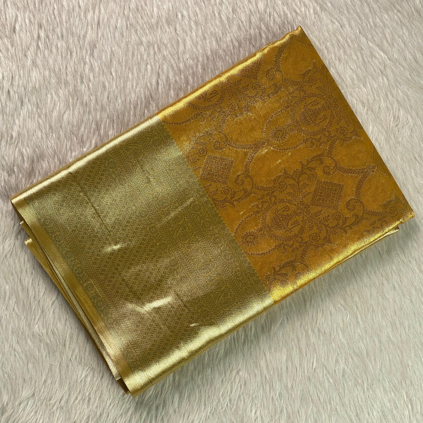 Swarna  Glossy Silk Saree