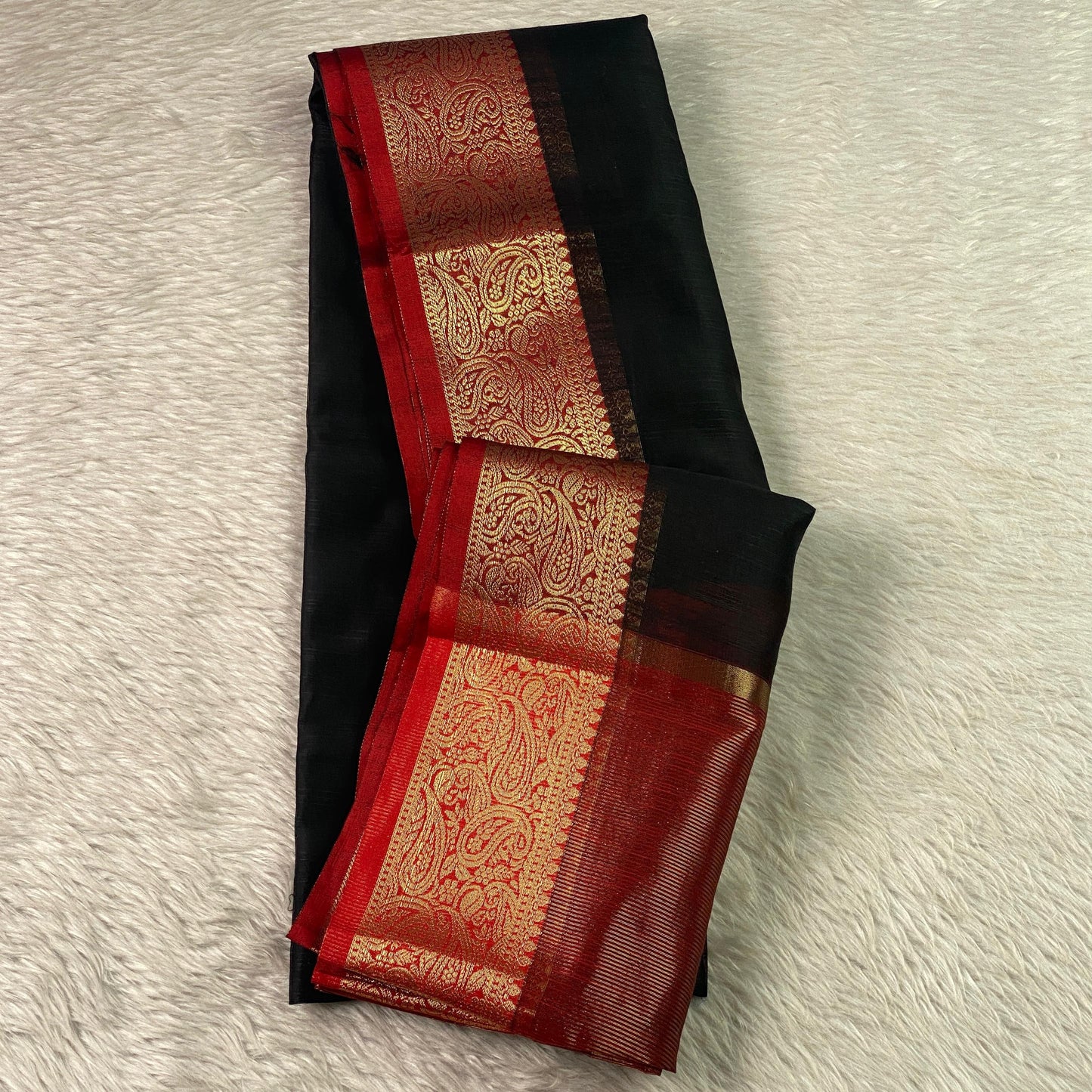 Janvi Semi Linen Saree with Kasavu Border