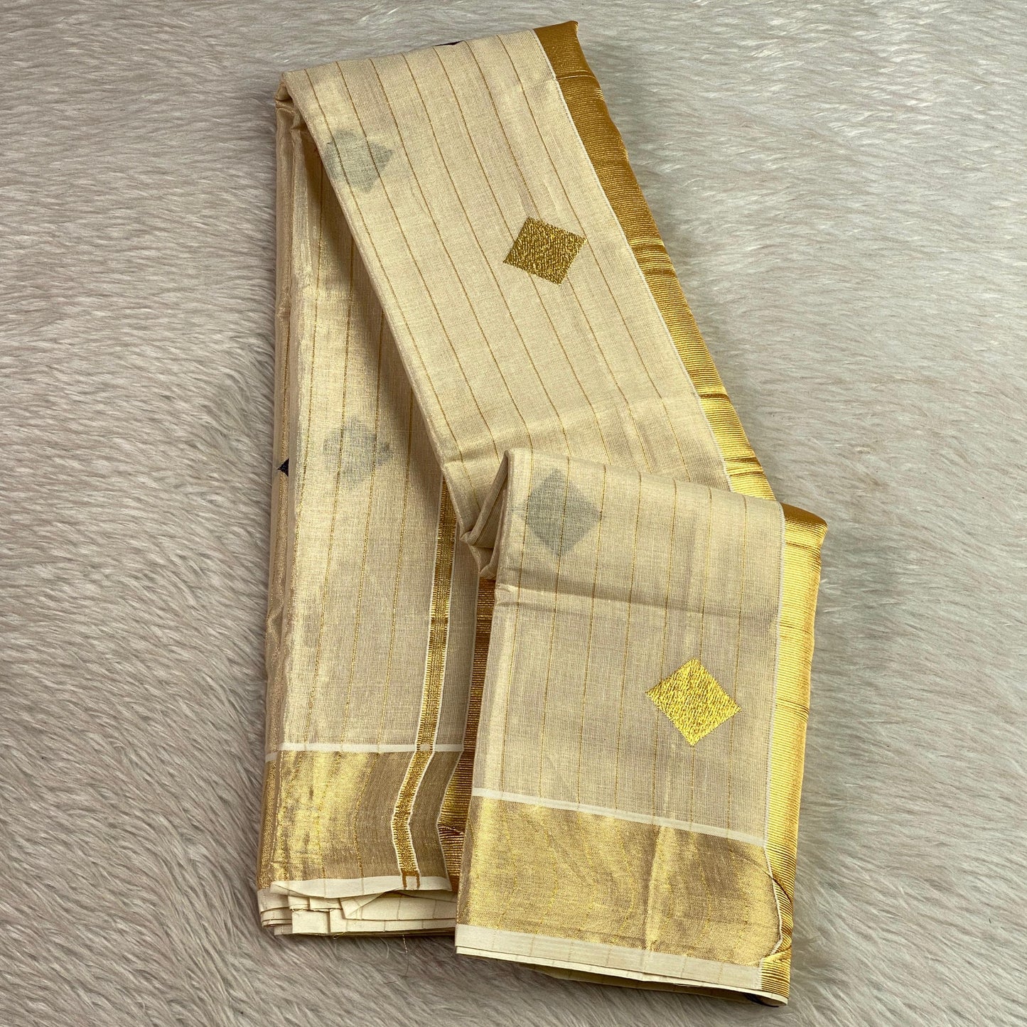 Uthram Kerala Kasavu Saree with Diamond Motifs Blue