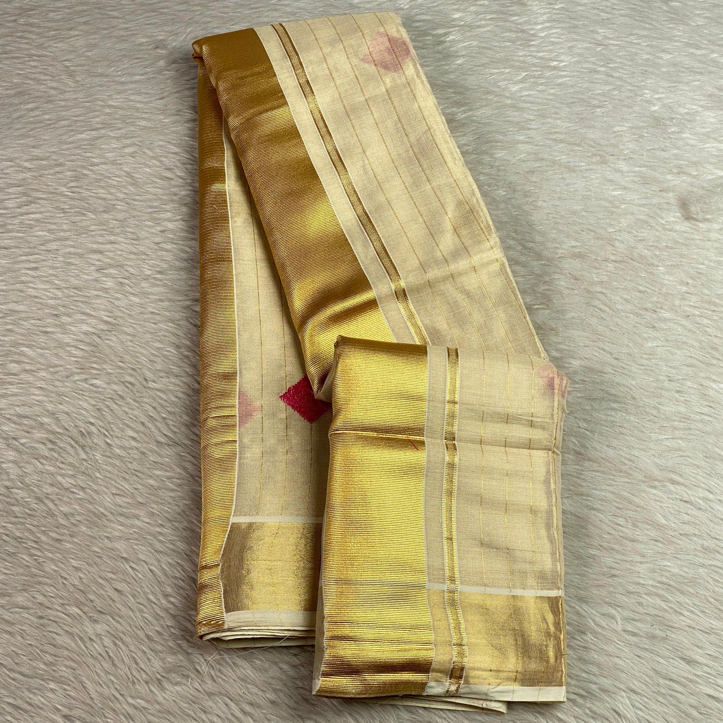 Uthram Kerala Kasavu Saree with Diamond Motifs Pink