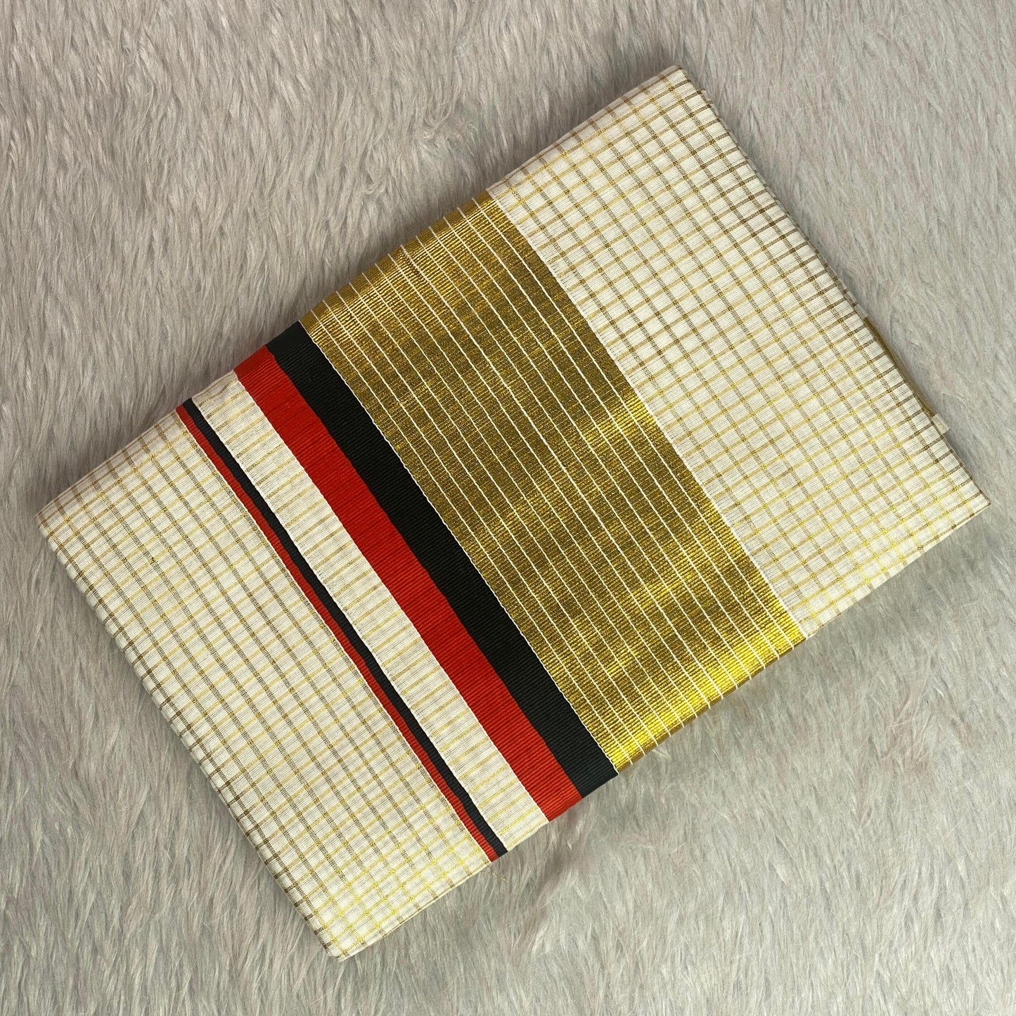 Thiruvonam Red Border Kerala Kasavu Saree
