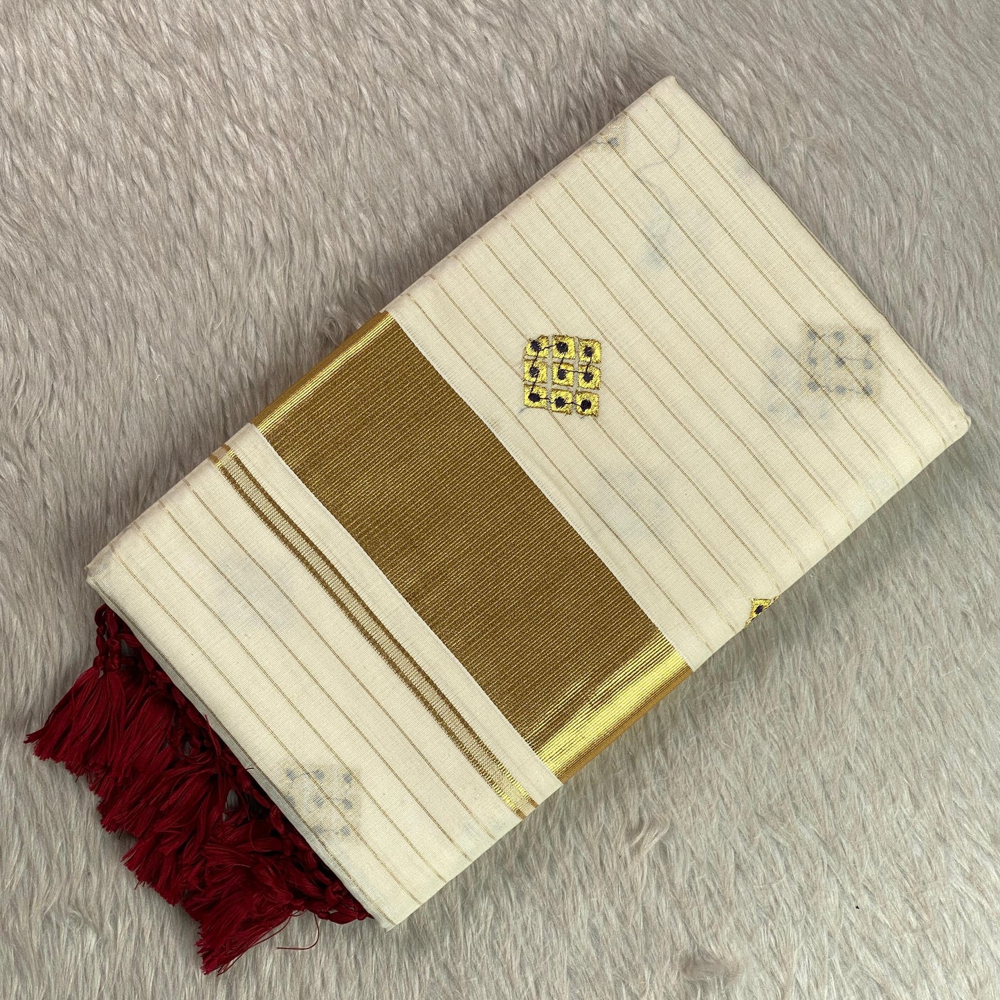 Meenam Maroon Kasavu Saree with line Golden Zari