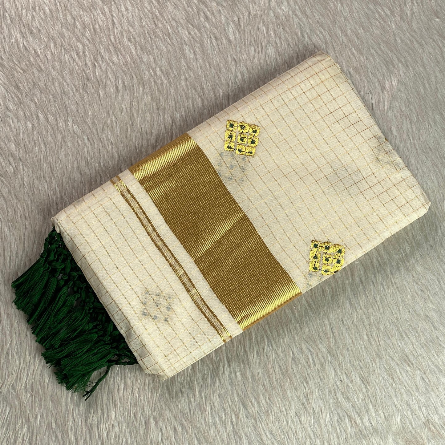 Meenam Green Kasavu Saree with Golden Checks Zari