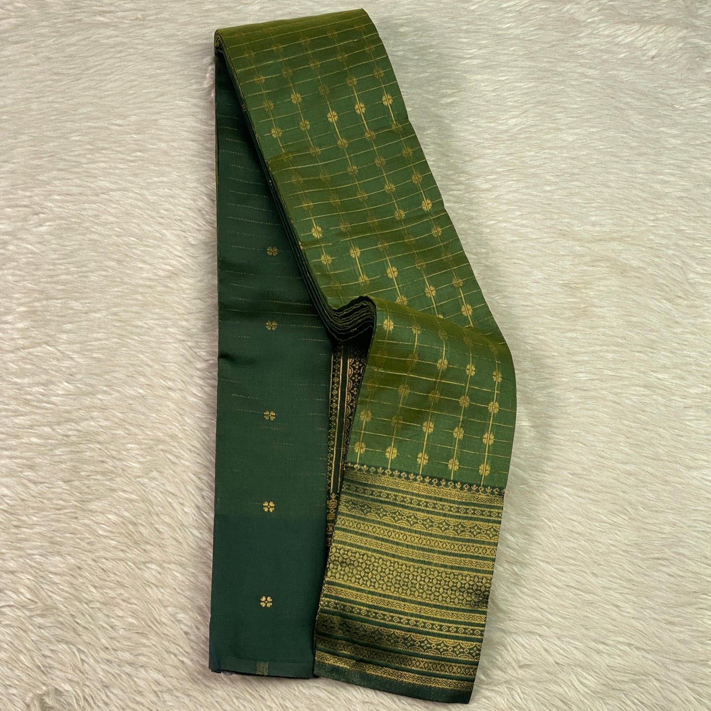 Zayna Royal Emerald with Golden Floral Kasavu