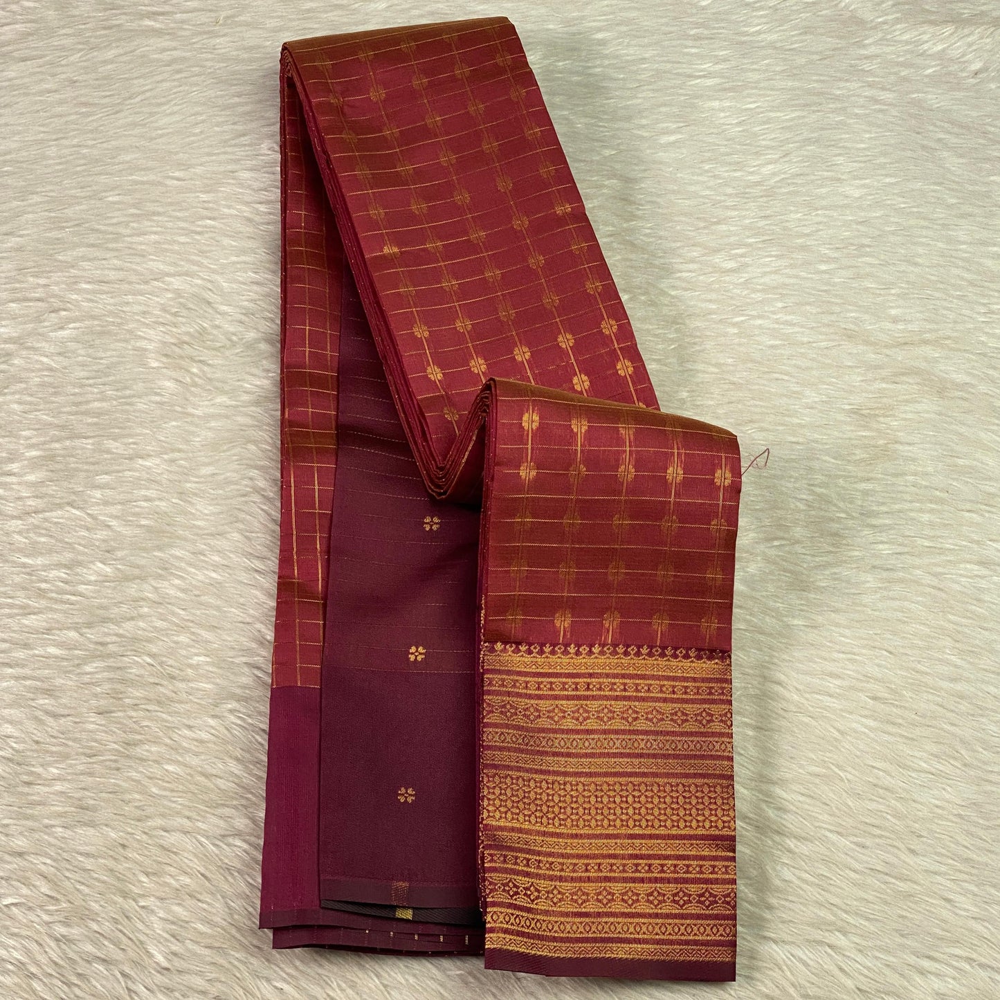 Zayna Brown with  Golden Floral Kasavu