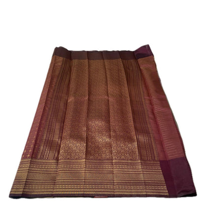 Zayna Brown with  Golden Floral Kasavu