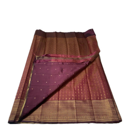 Zayna Brown with  Golden Floral Kasavu