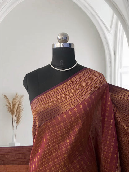 Zayna Brown with  Golden Floral Kasavu