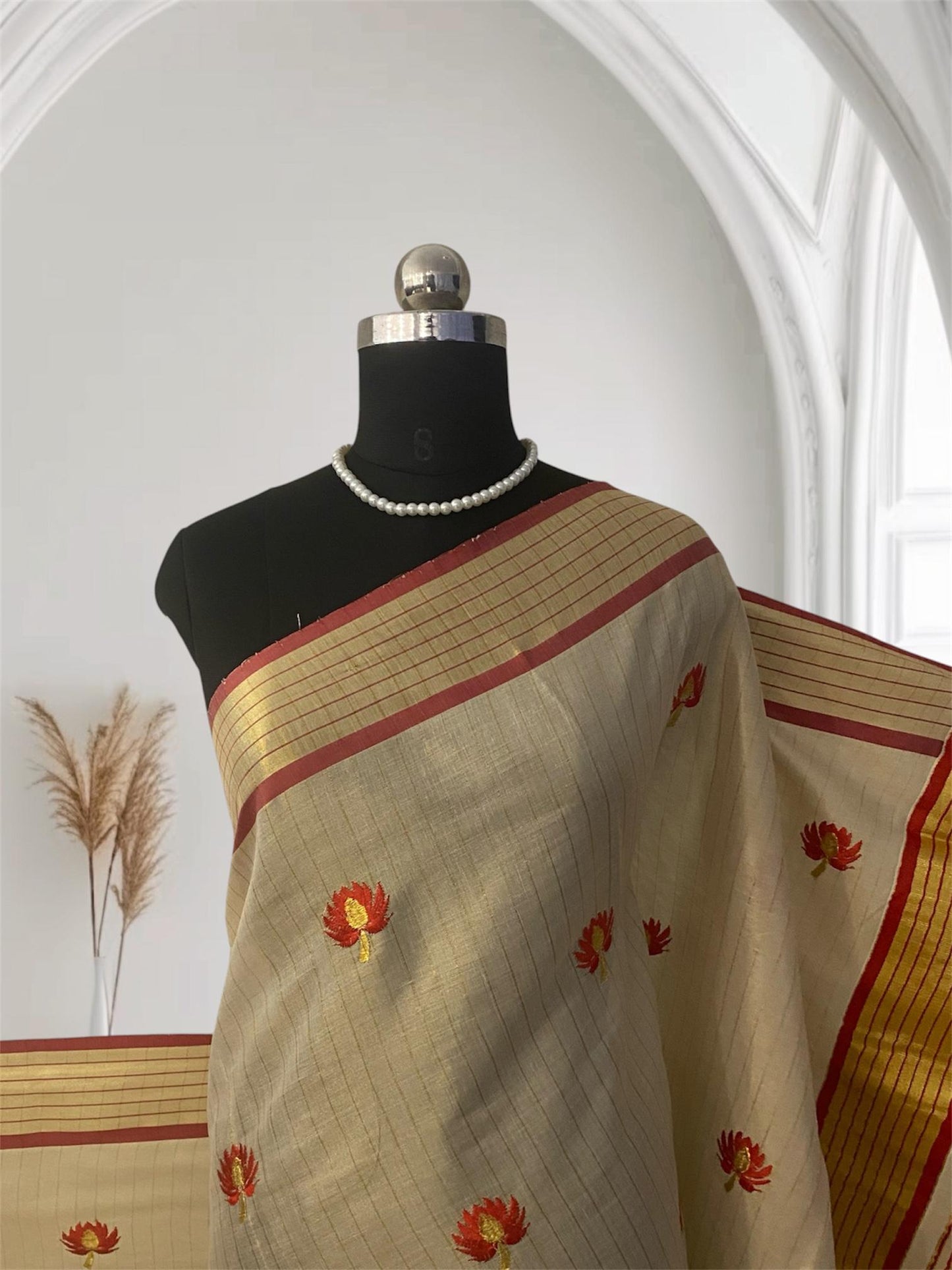 Medam Red  Floral Kasavu Tissue Saree