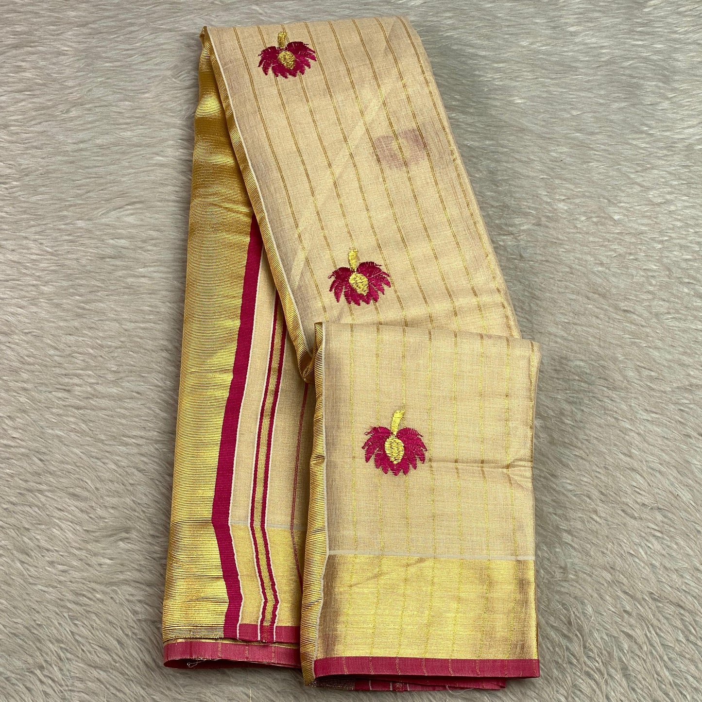 Medam Pink Floral Kasavu Tissue Saree