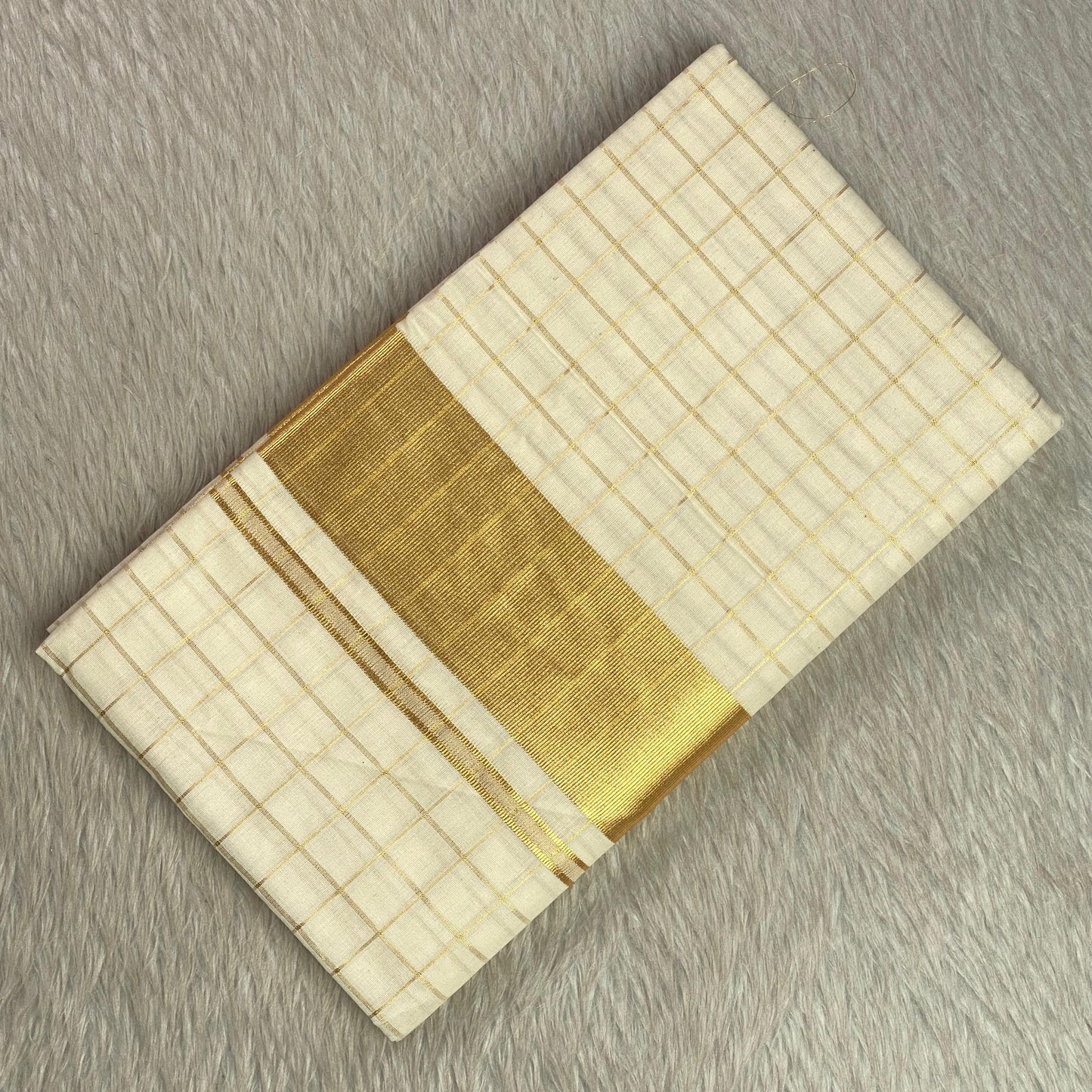 Ponvalli Kerala Checks Kasavu saree