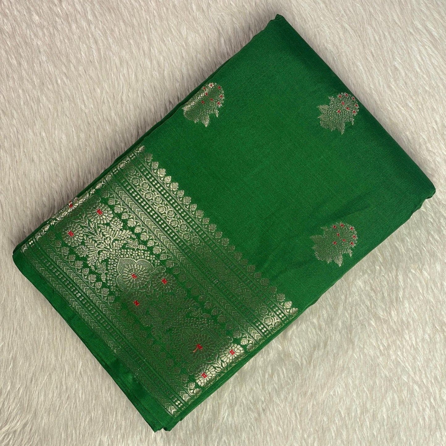 Arathi Golden Floral Banarasi Silk Saree Green