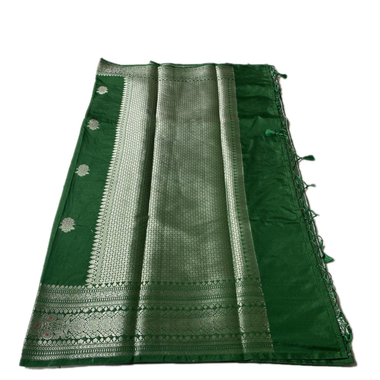 Arathi Golden Floral Banarasi Silk Saree Green