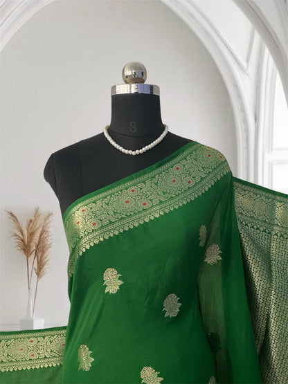 Arathi Golden Floral Banarasi Silk Saree Green