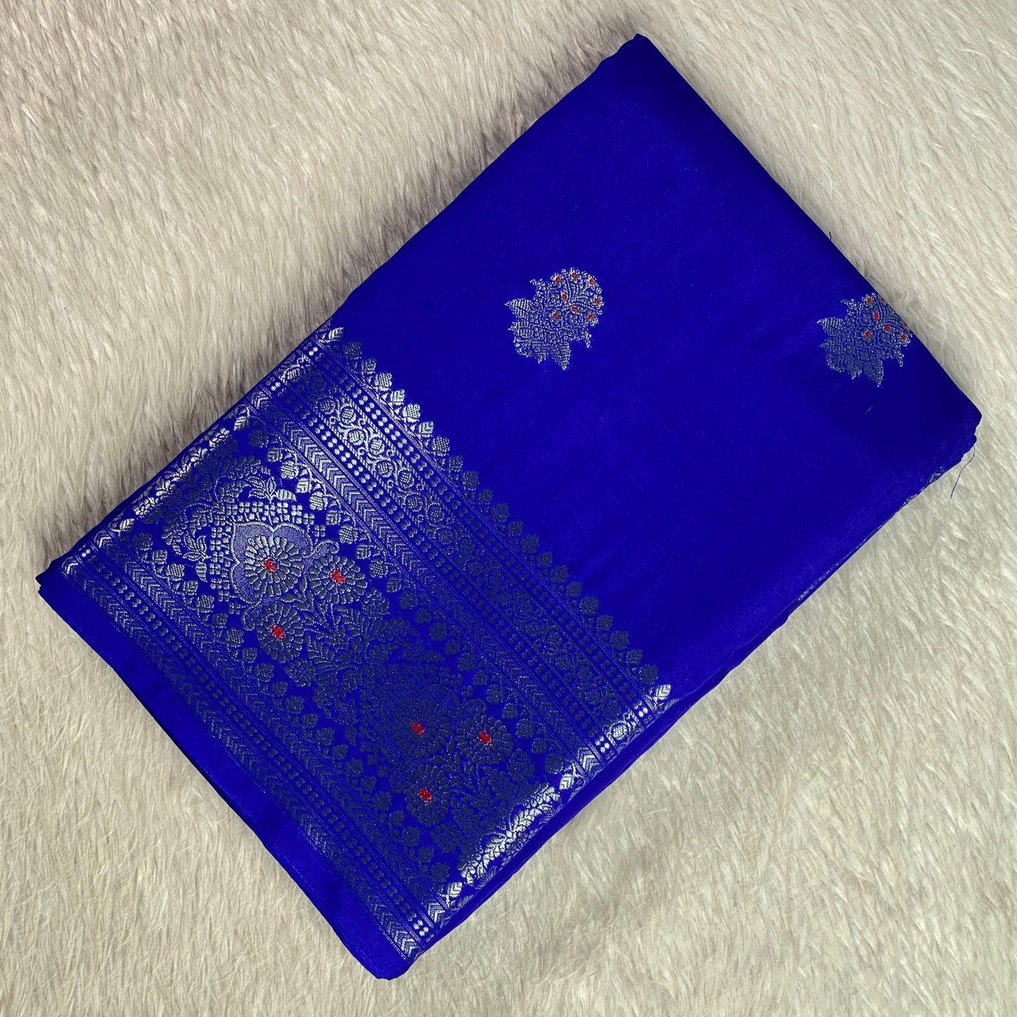 Arathi Golden Floral Banarasi Silk Saree Blue