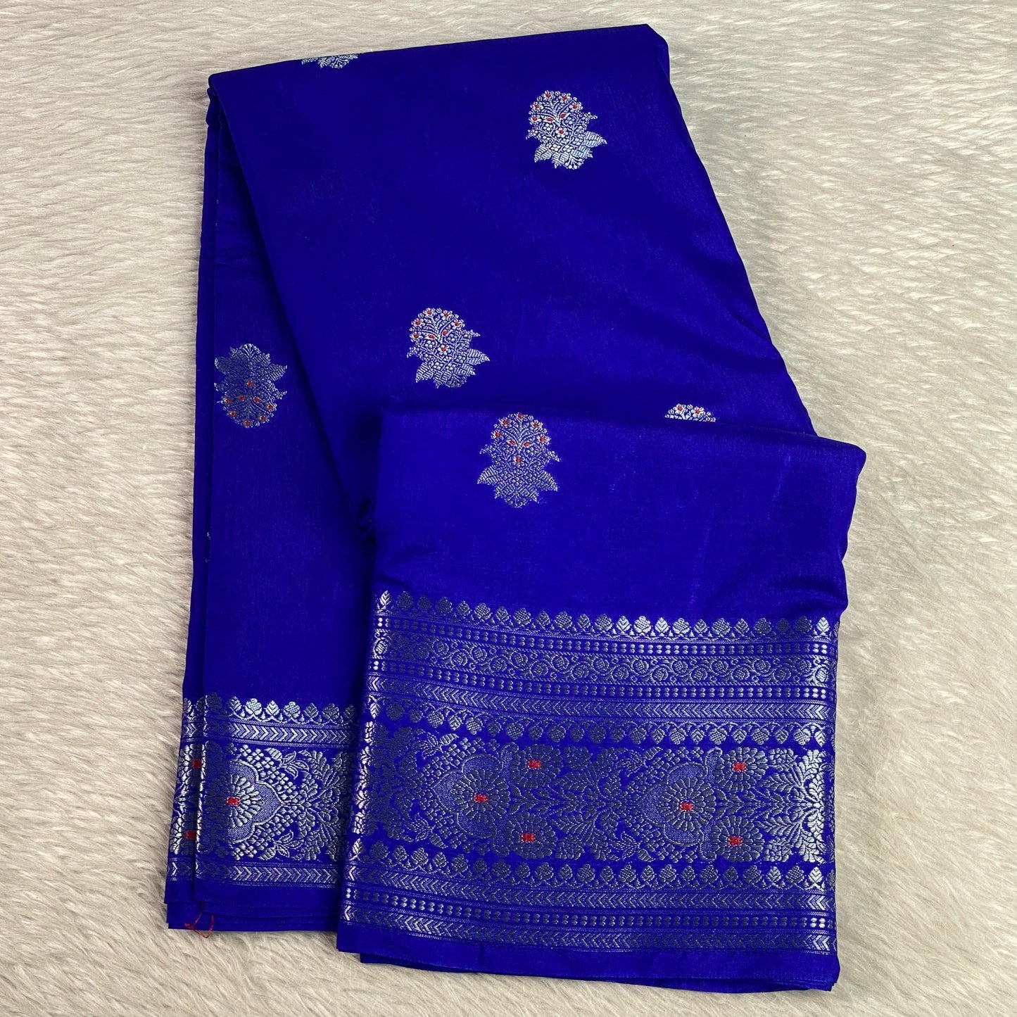 Arathi Golden Floral Banarasi Silk Saree Blue