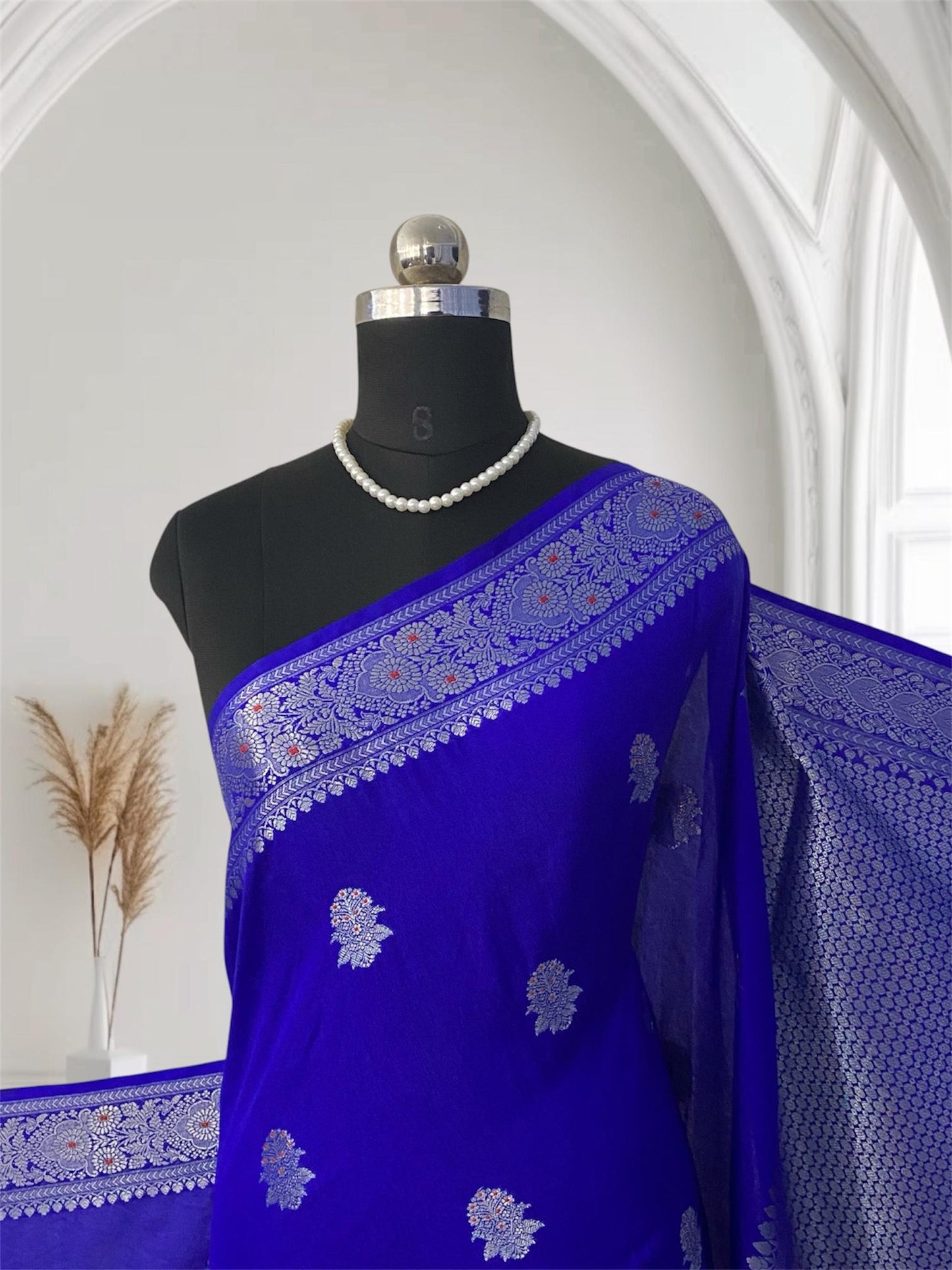 Arathi Golden Floral Banarasi Silk Saree Blue