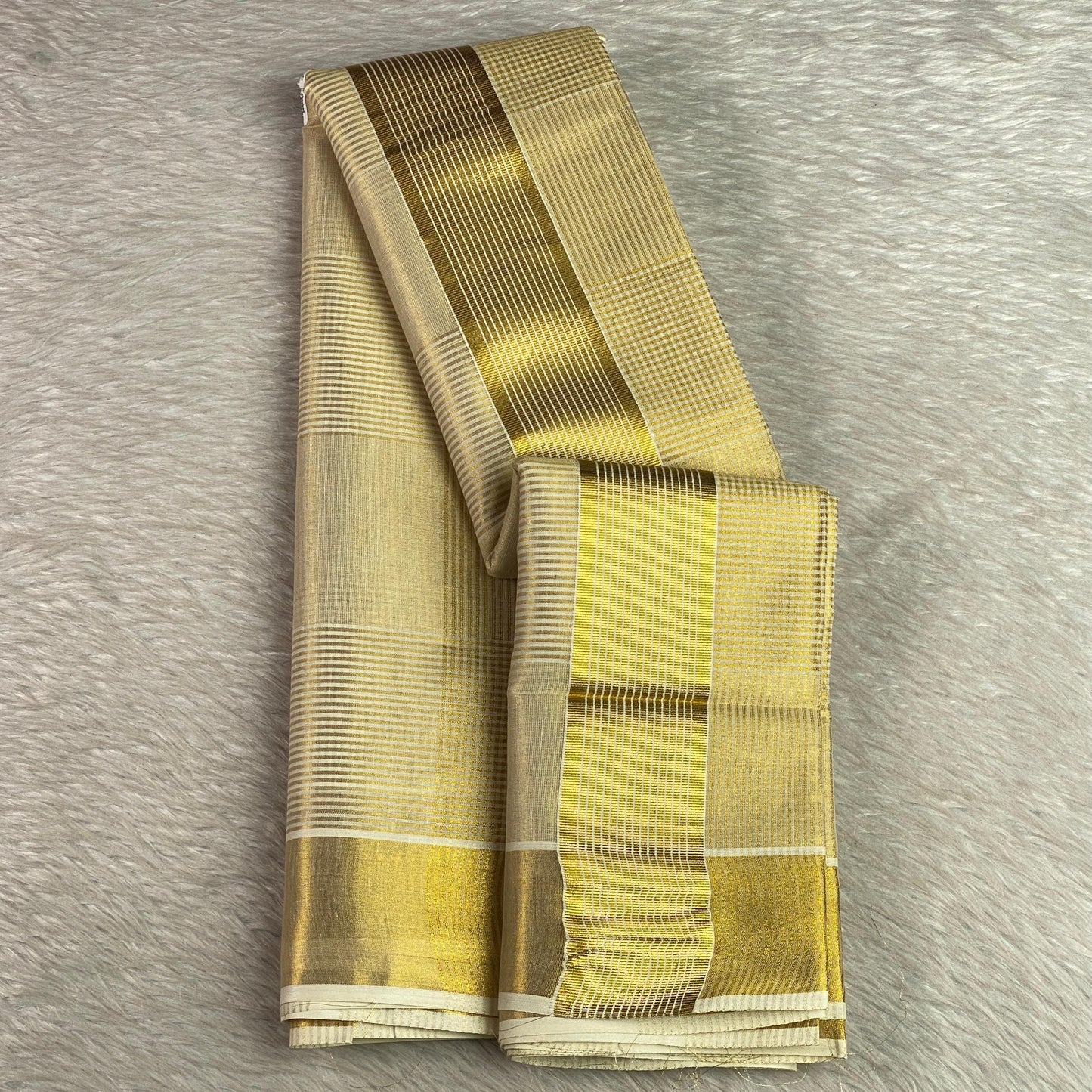 Gayathri Tissue Checks Kasavu Saree