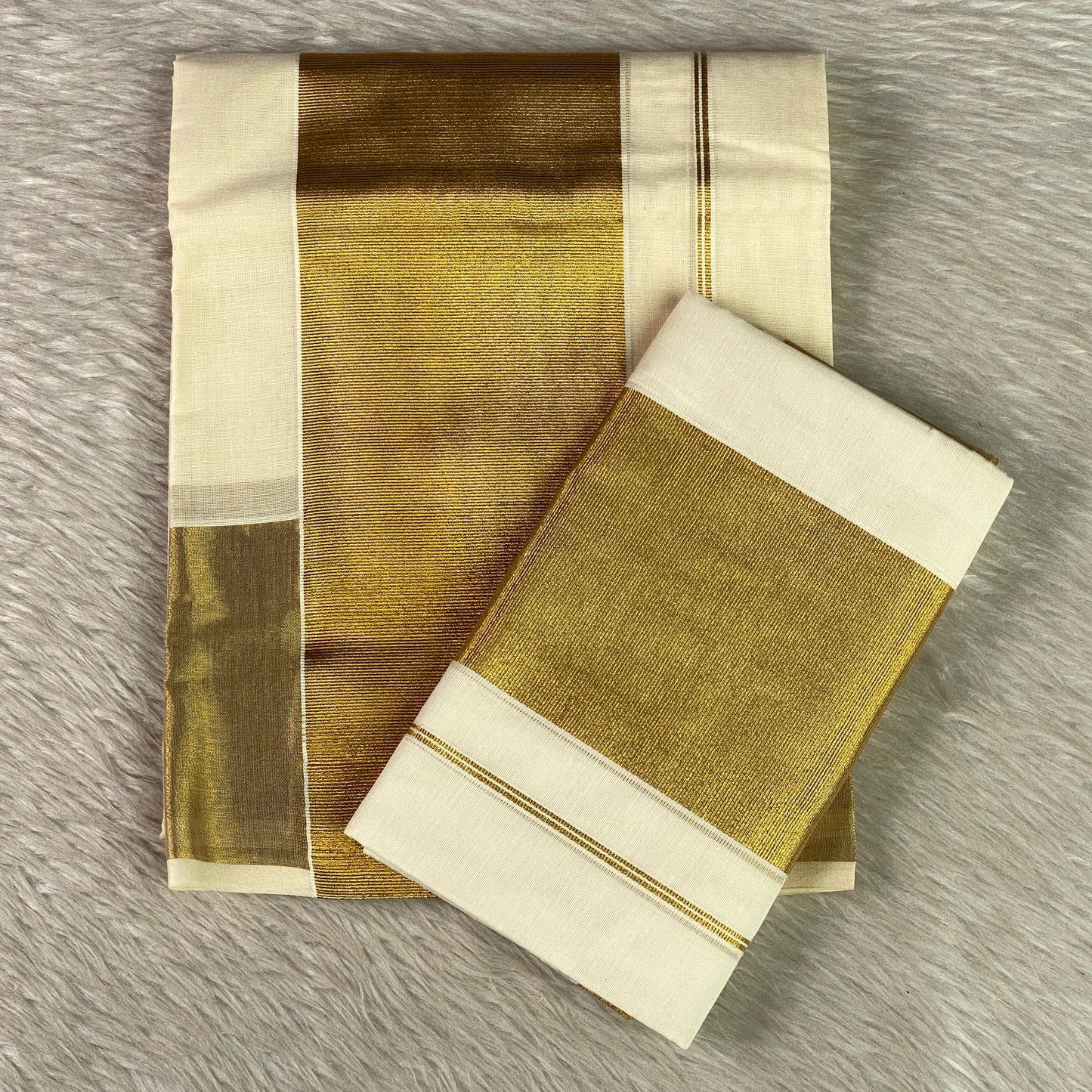 Kerala Cotton Set Mund with large Golden Zari