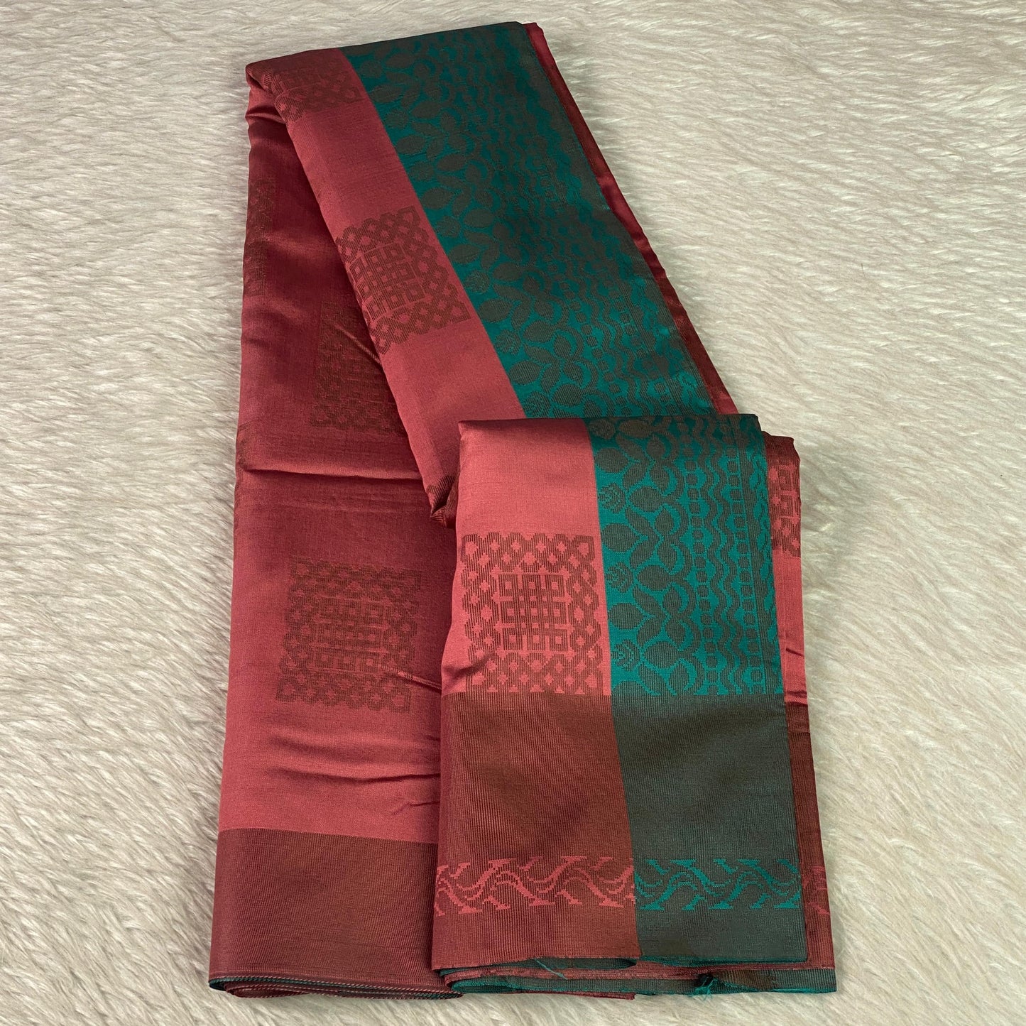 Theertha Soft Silk Saree Peach with Green Border(Dress Code)