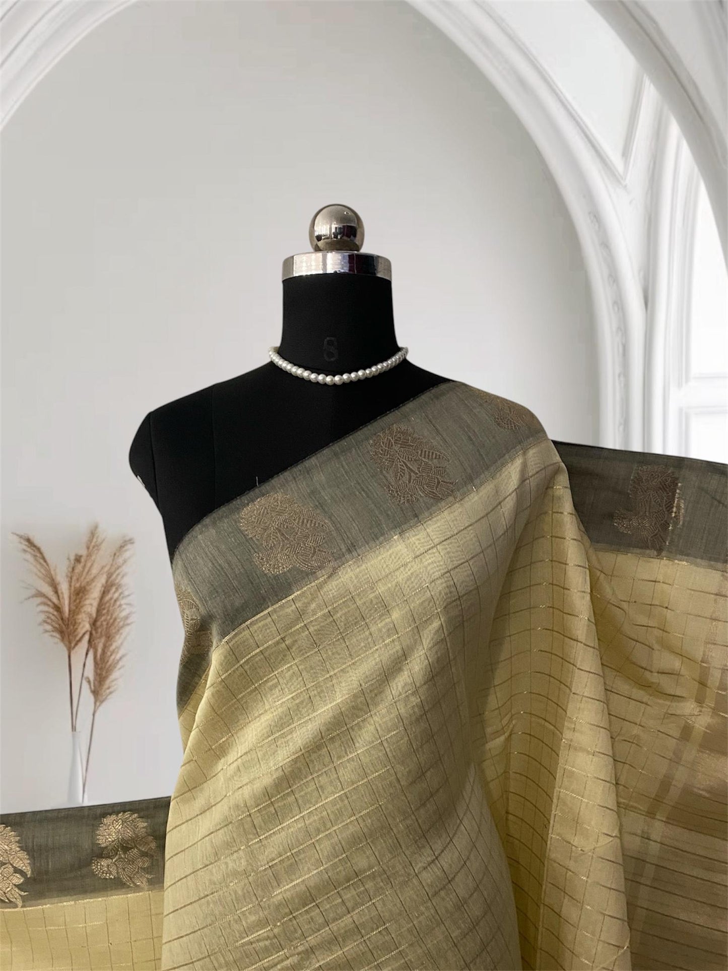 Lavanya Mul Chanderi Checks Silk Saree Grey (Dress Code)