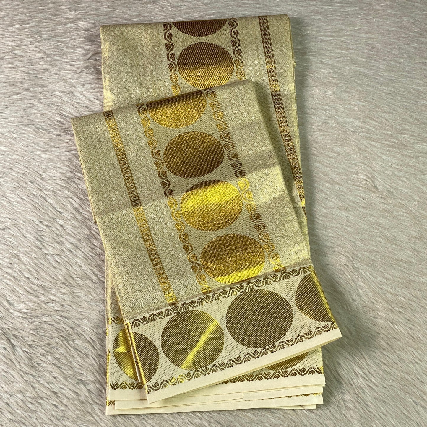 Golden Coin Butta Tissue Set Mundu