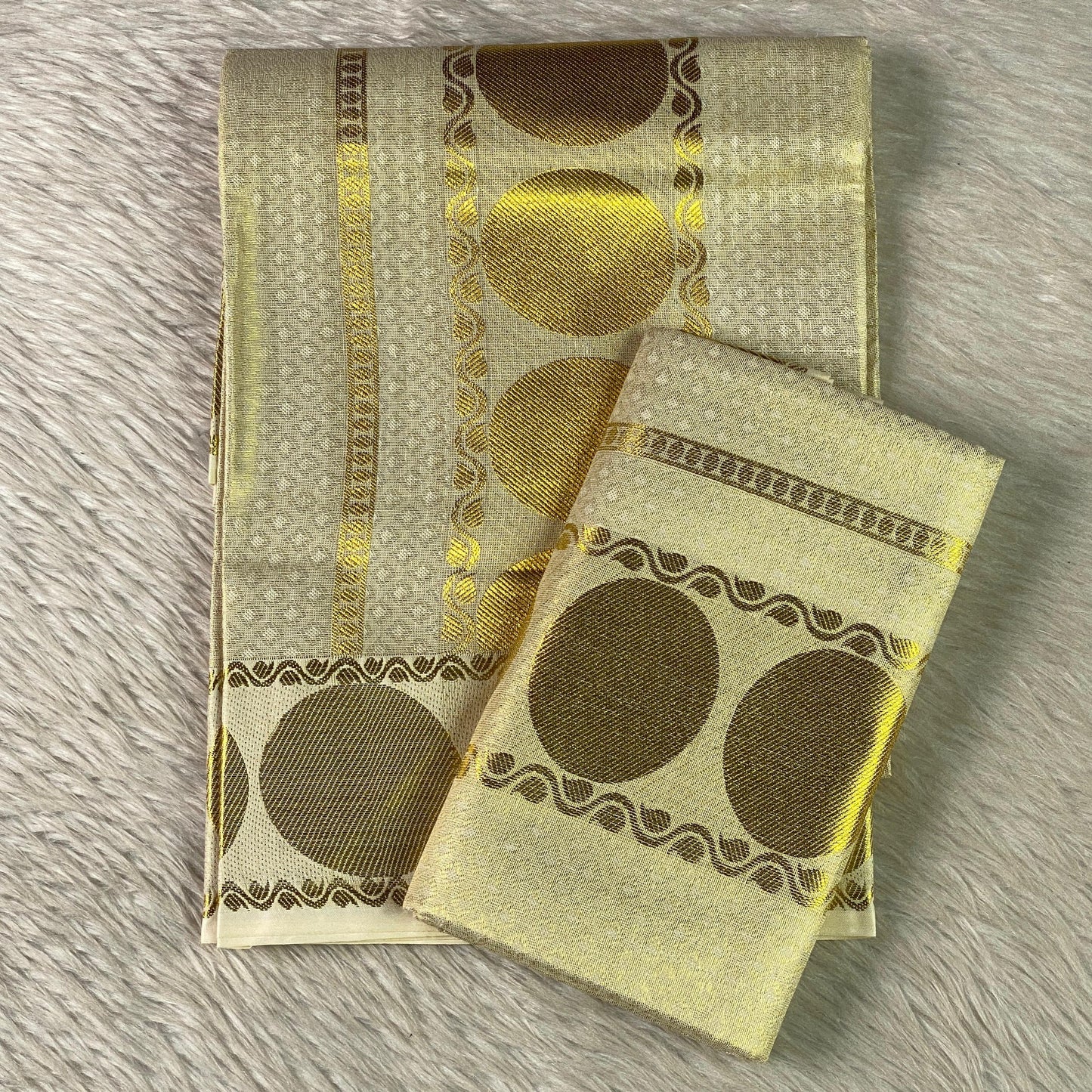 Golden Coin Butta Tissue Set Mundu