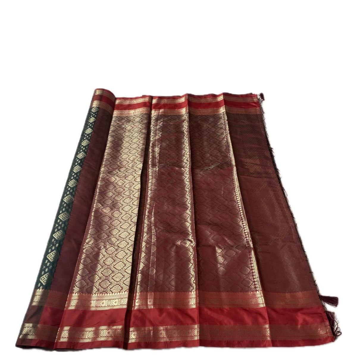 Hansika Semi Silk Brocade Saree in Green Wedding Collection