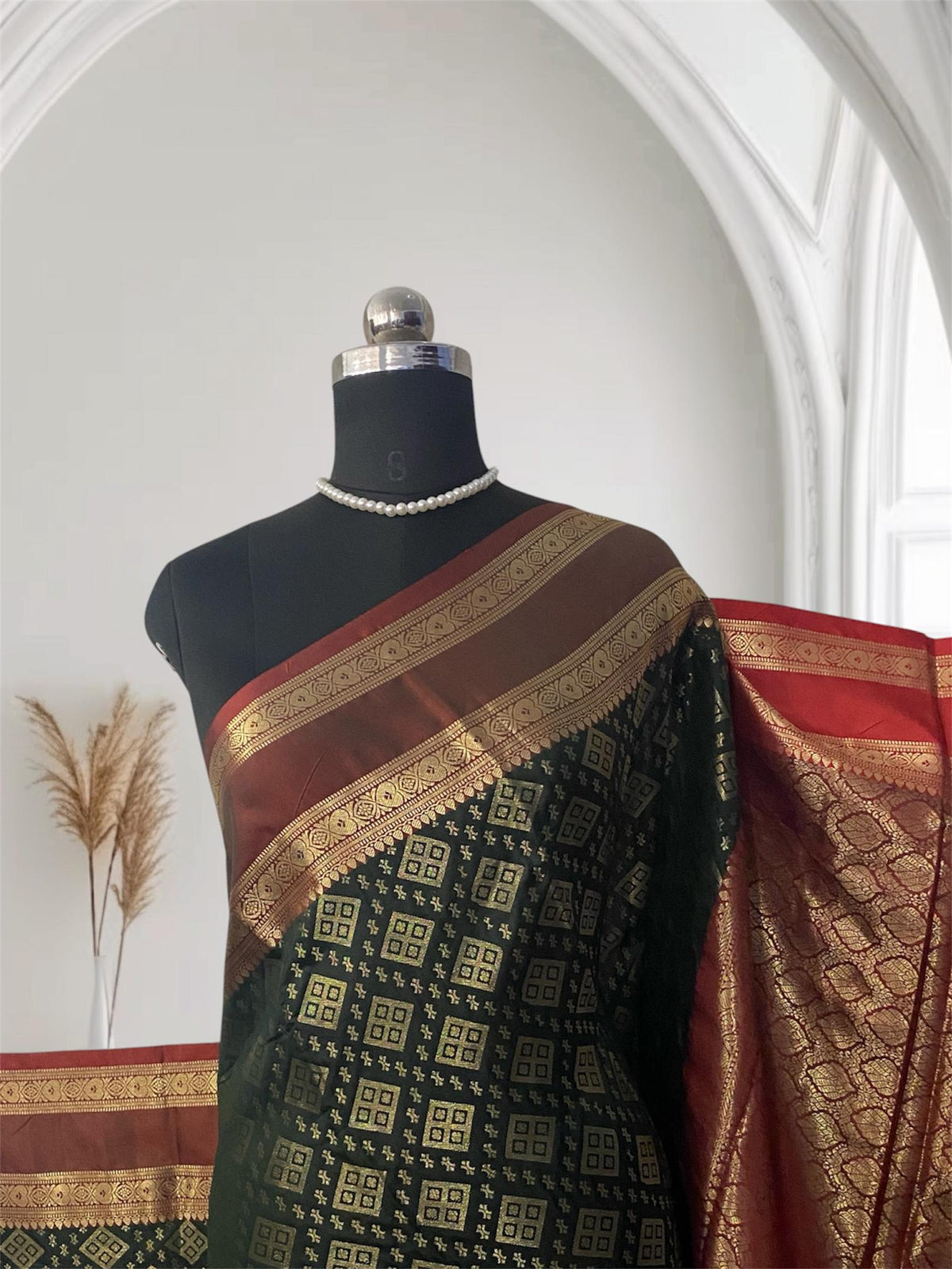Hansika Semi Silk Brocade Saree in Green Wedding Collection