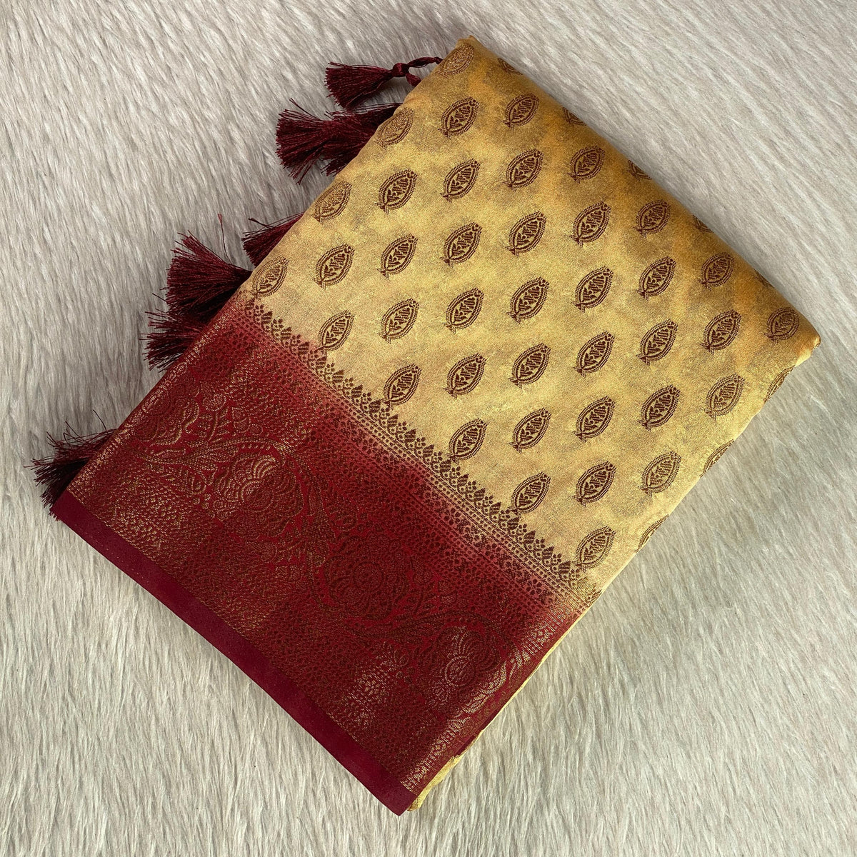 Georgette Banrasi Saree with Elegant golden woven motifs