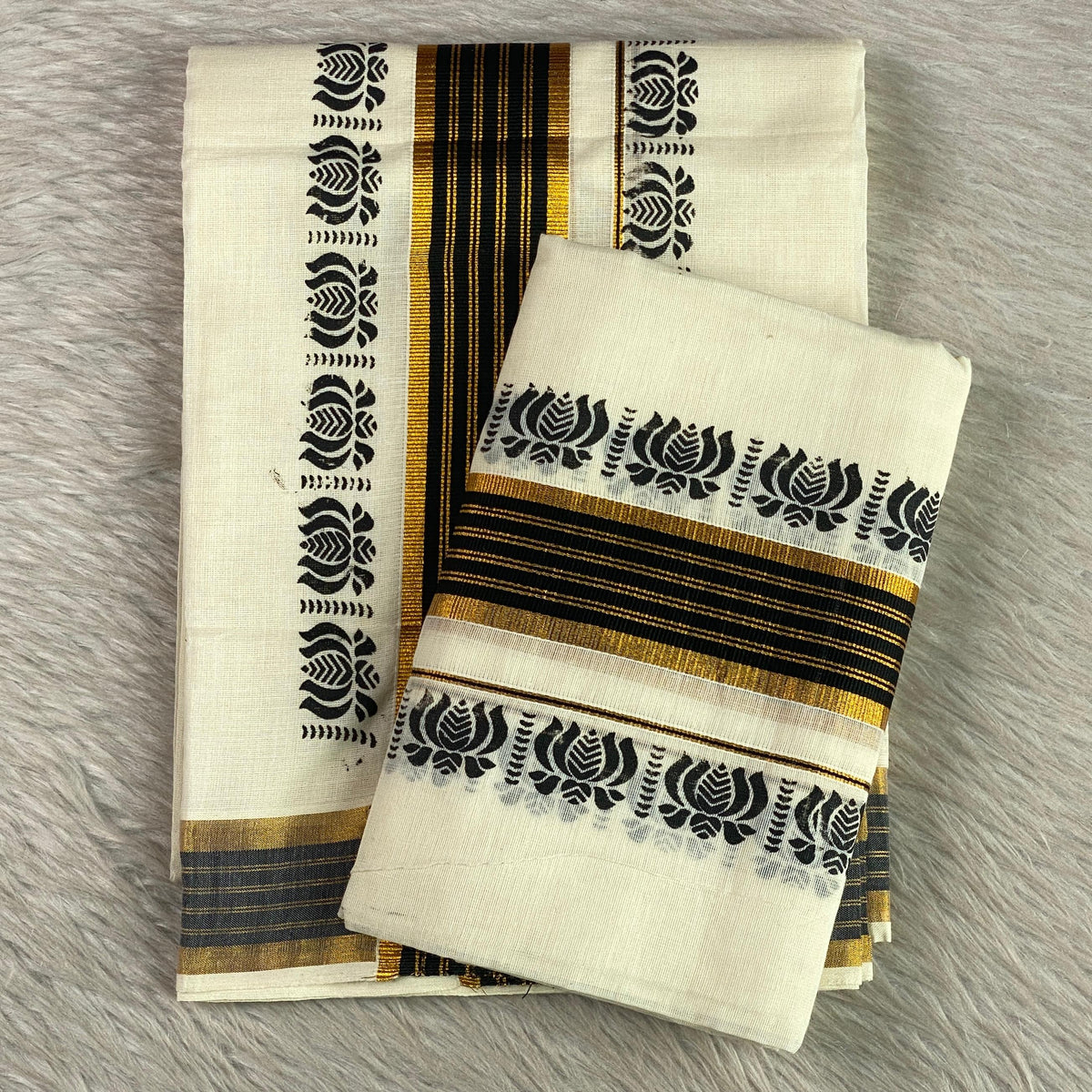 Cotton Kasavu Mundu with Black & Golden Zari Lotus Border. 🌿