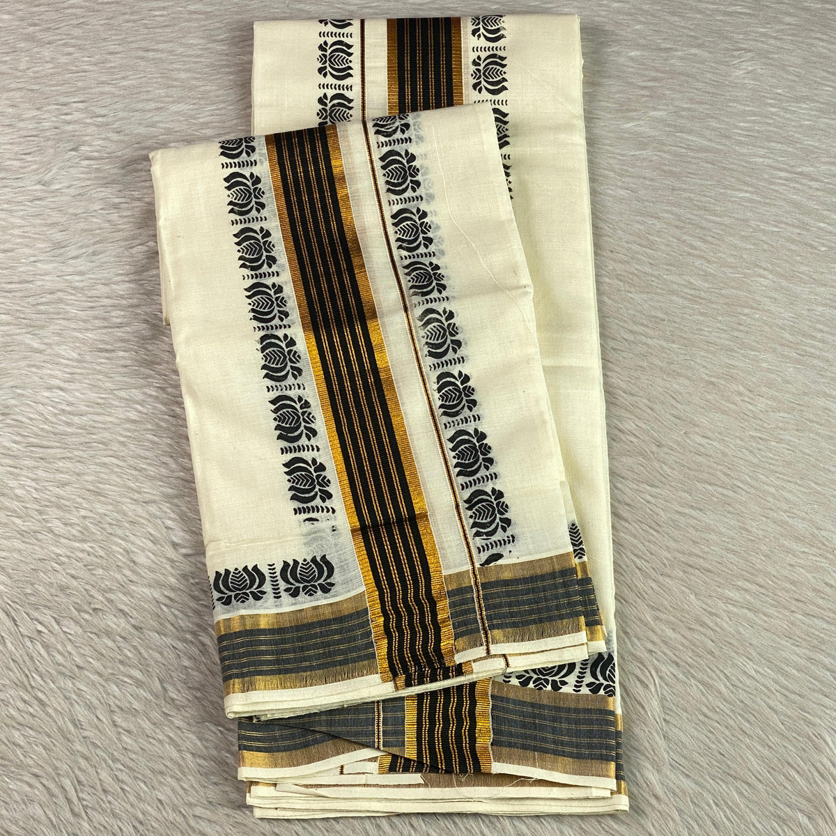Cotton Kasavu Mundu with Black & Golden Zari Lotus Border. 🌿